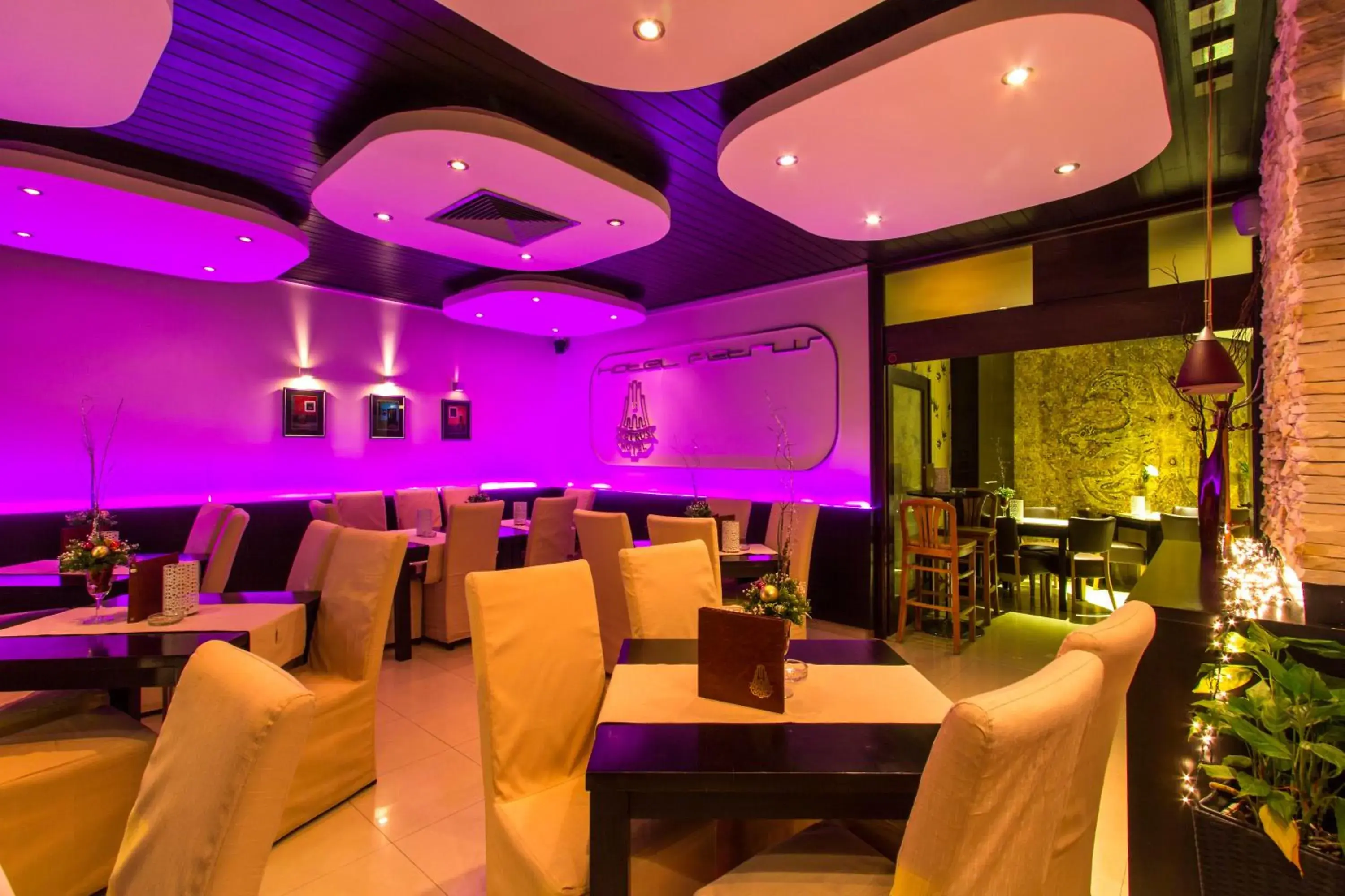 Restaurant/places to eat in Hotel Petrus Restaurant/places to eat in Hotel Petrus