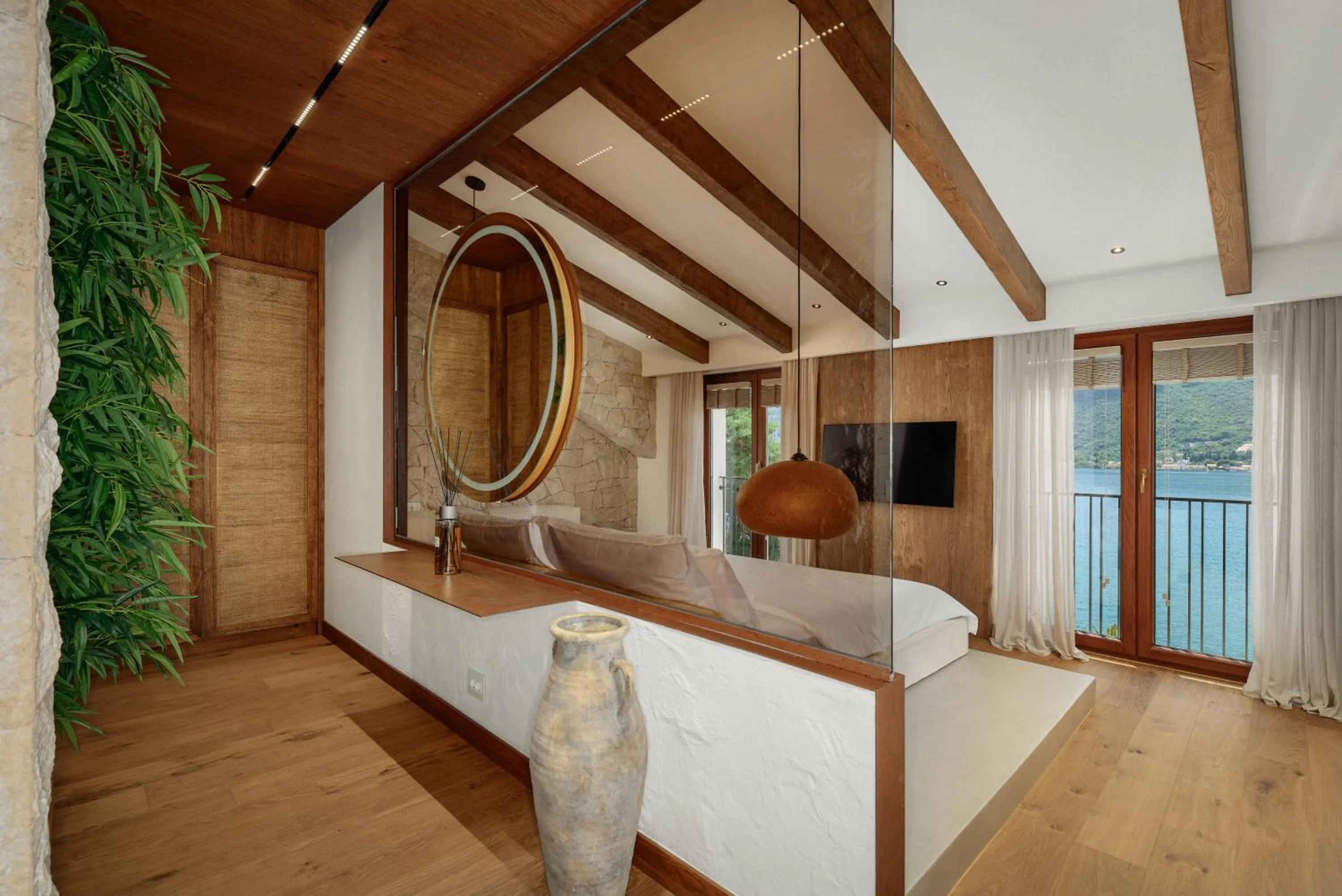 Photo of the whole room in Hotel Forza Mare