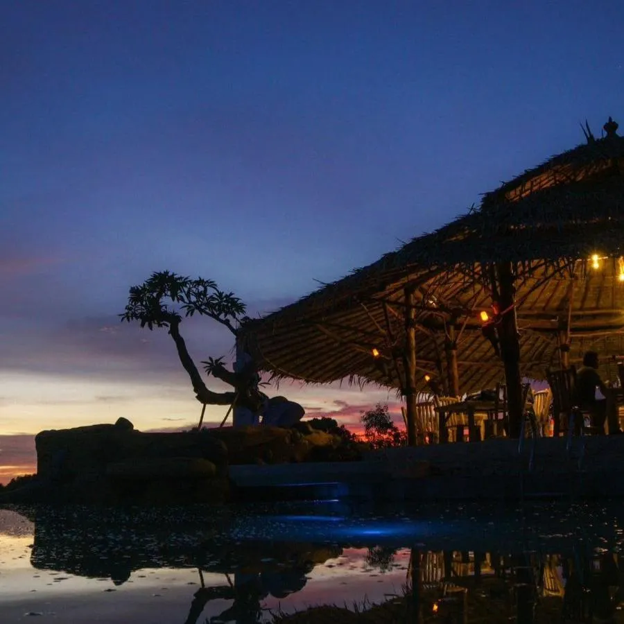 Restaurant/places to eat in Ama Awa Resort