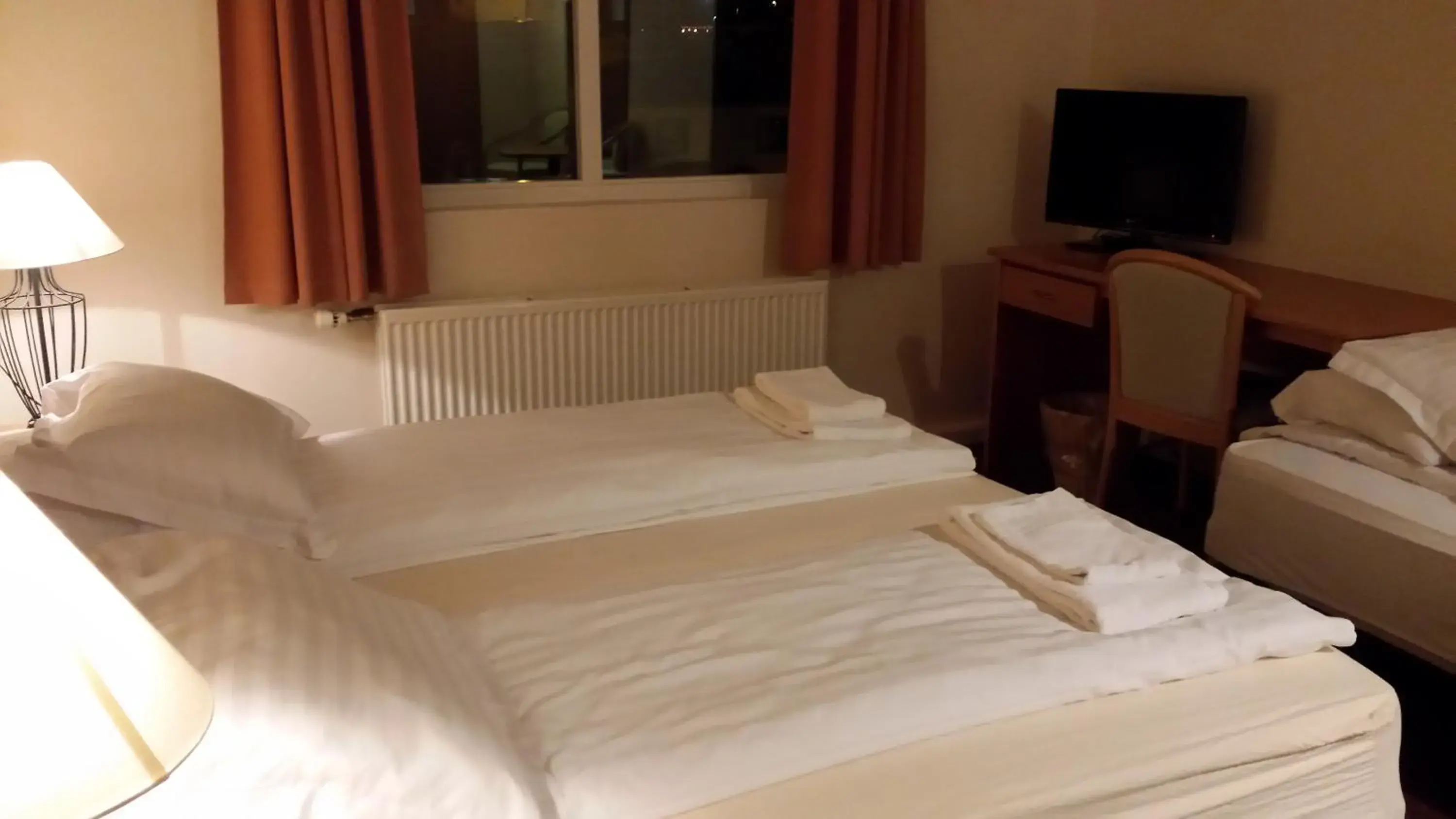 Triple Room in North Star Hotel Olafsvik Triple Room in North Star Hotel Olafsvik