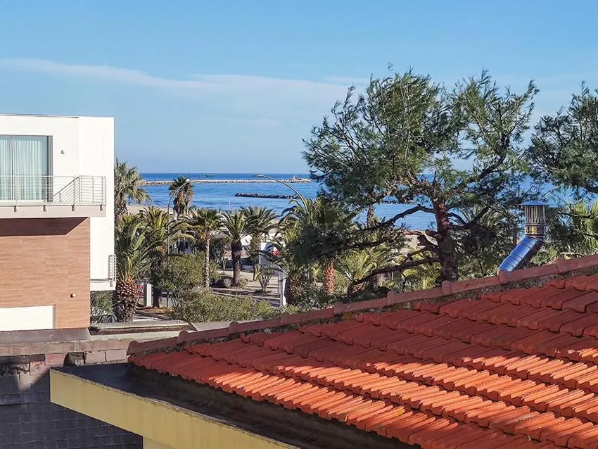 Ampio Quadrilocale 8 Pax vista mare