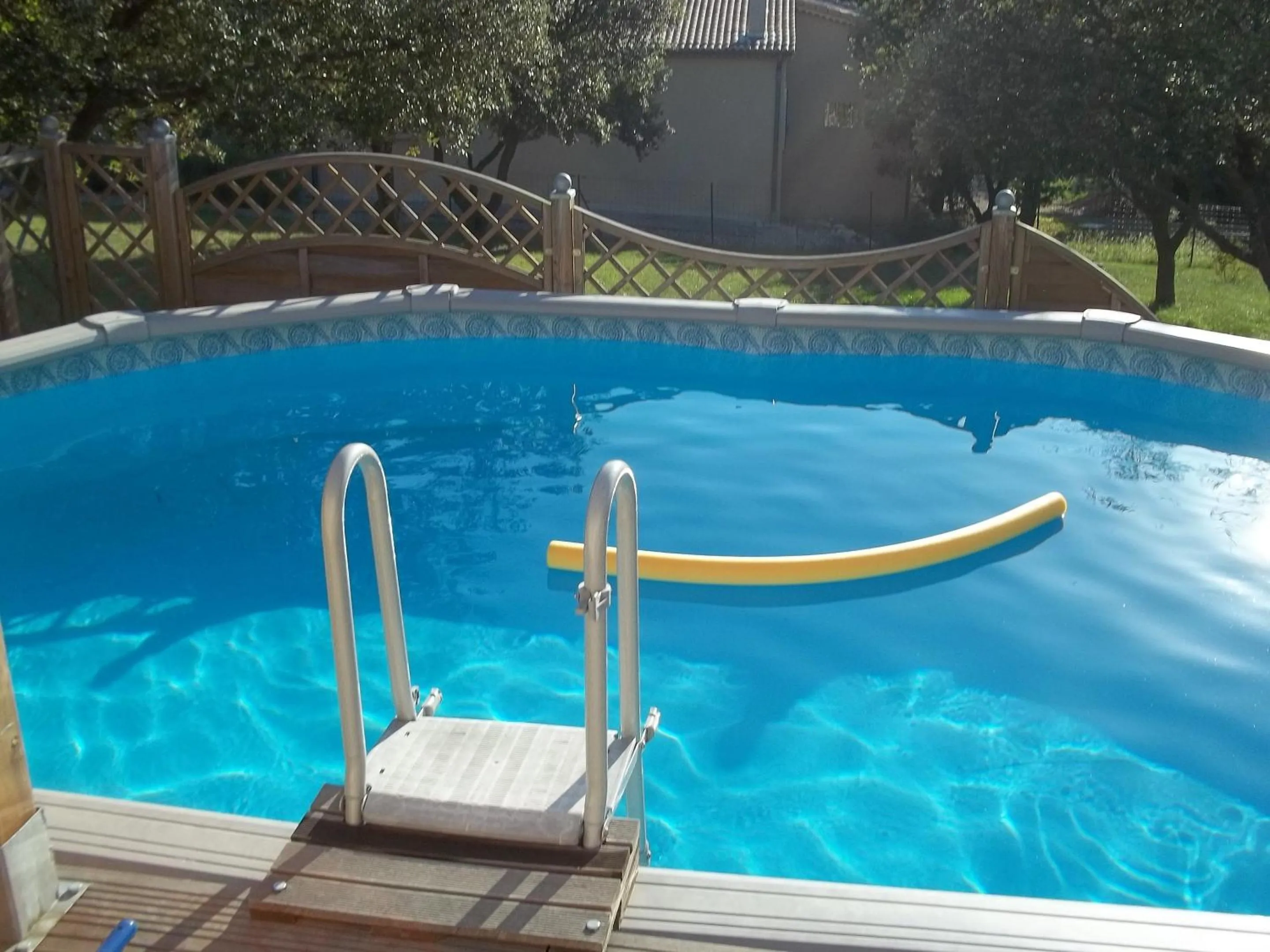 Pool view, Swimming Pool in Chambre d'hôtes Des couleurs et des Mots