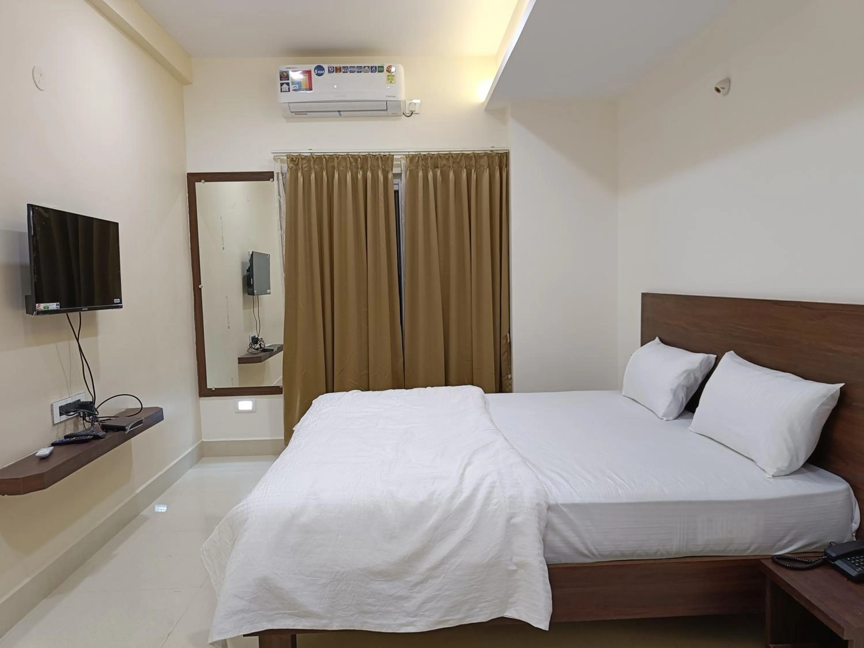 TV and multimedia, Bed in RK COMFORTS