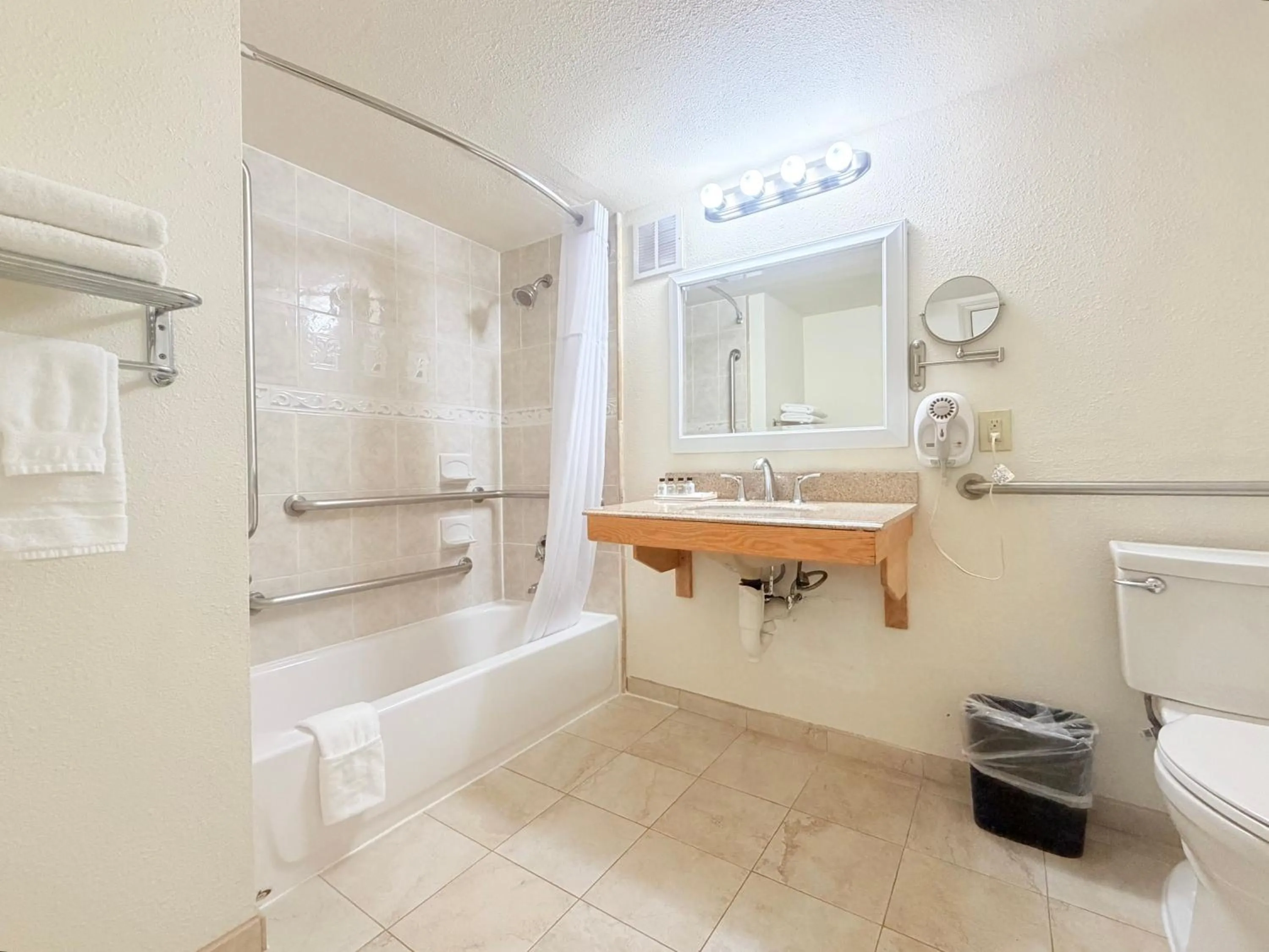 Bathroom in Executive Inn - Fort Lee