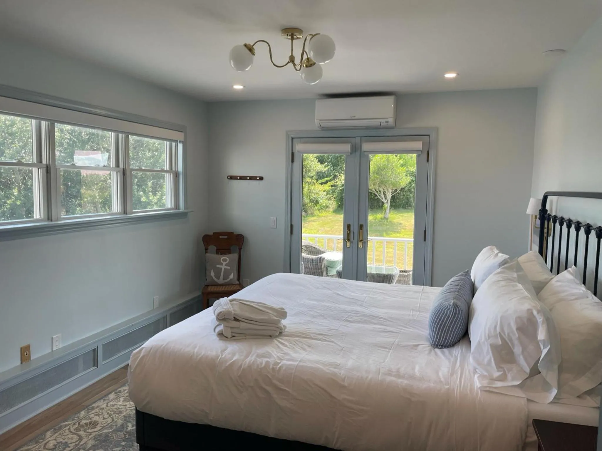 Bedroom, Bed in Atlantic Inn