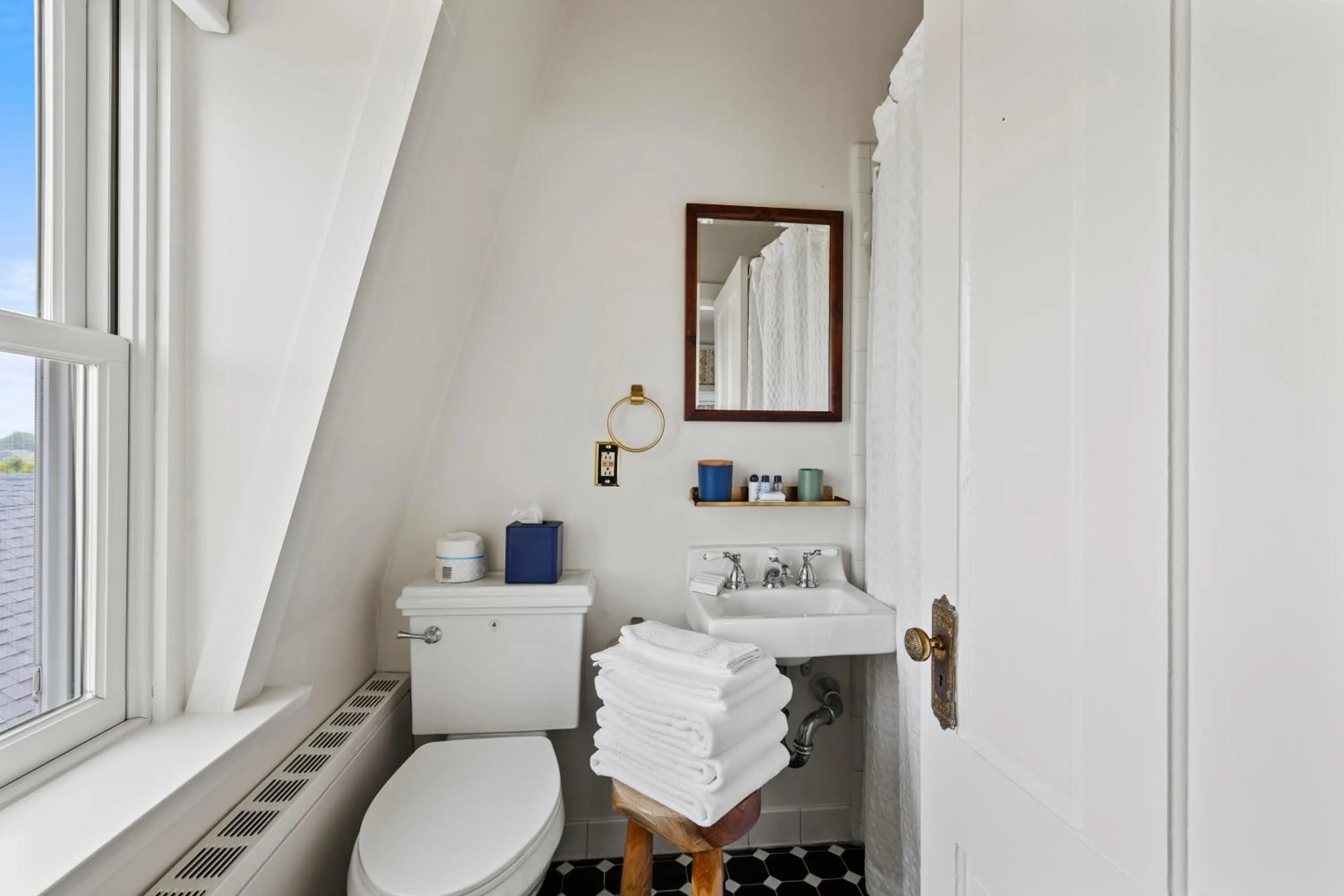 Toilet in Atlantic Inn