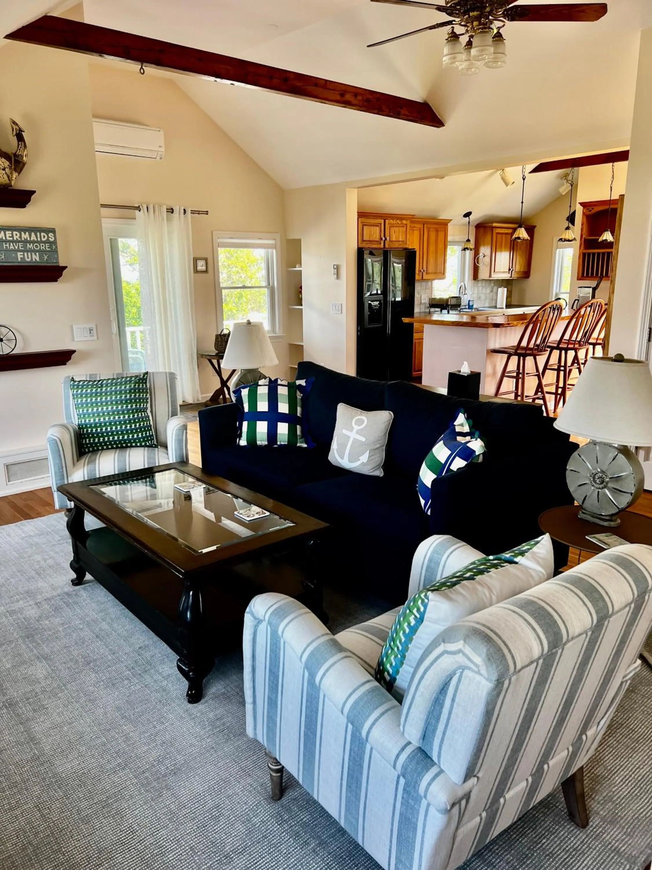 Living room in Atlantic Inn