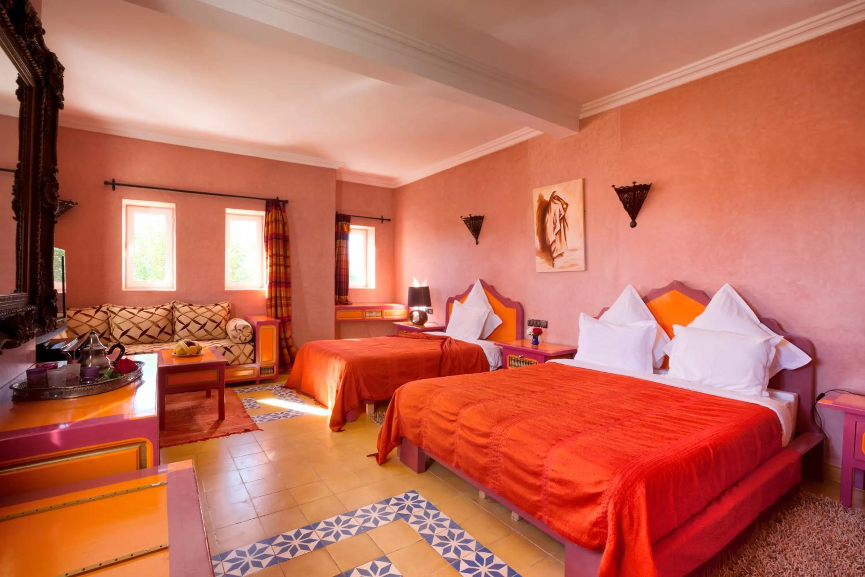 Photo of the whole room, Bed in Sultana Royal Golf