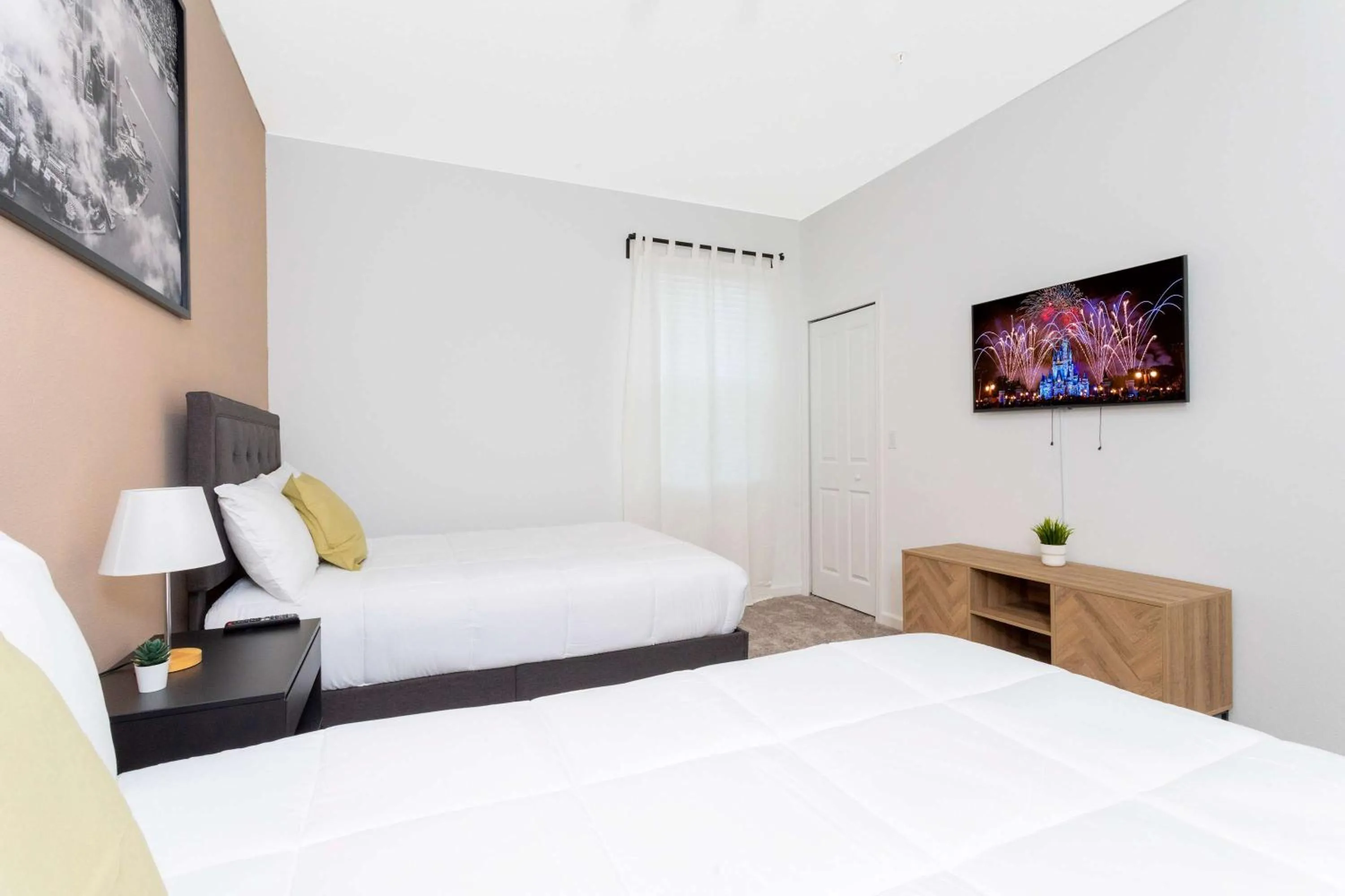 Bed in Gorgeous 3Bd Close to Disney @Champions Gate 993