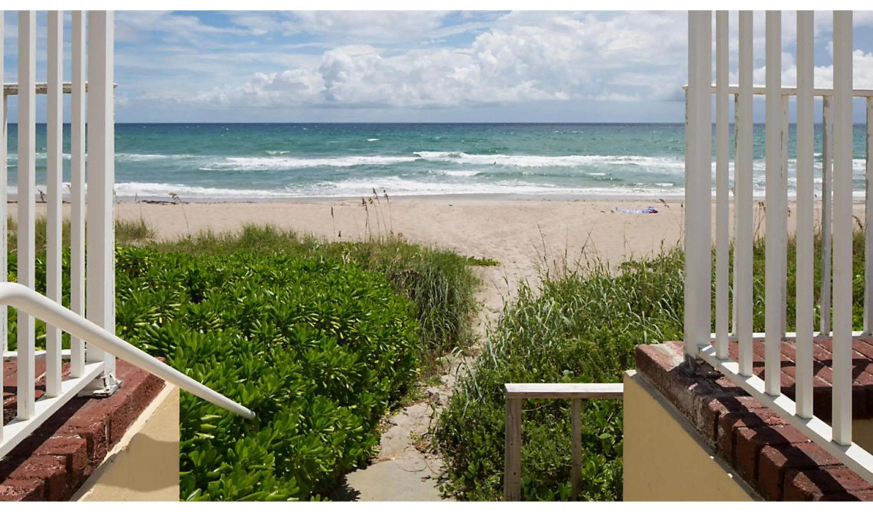 Beach in Gulfstream Manor