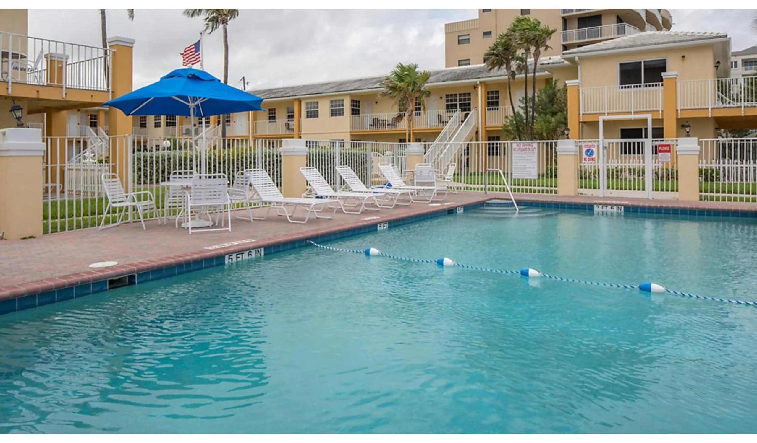 Property building in Gulfstream Manor