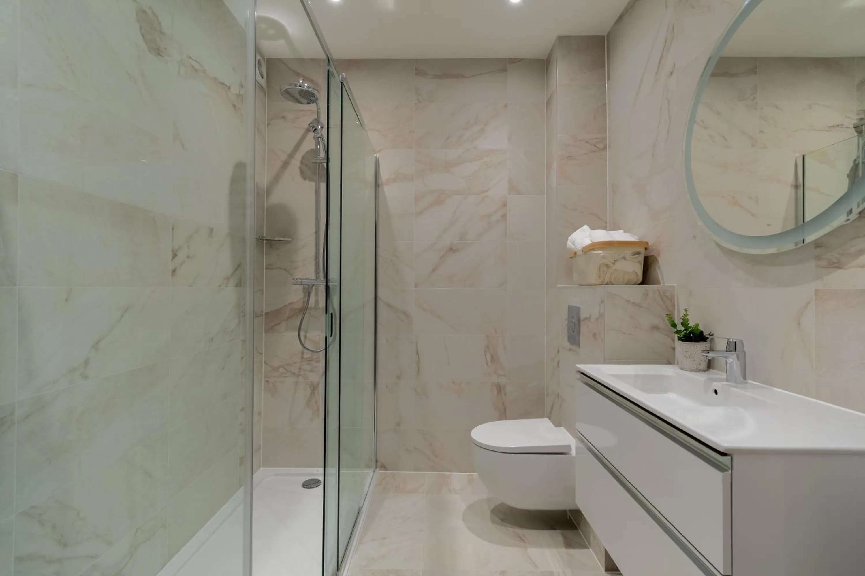 Russell House Suites