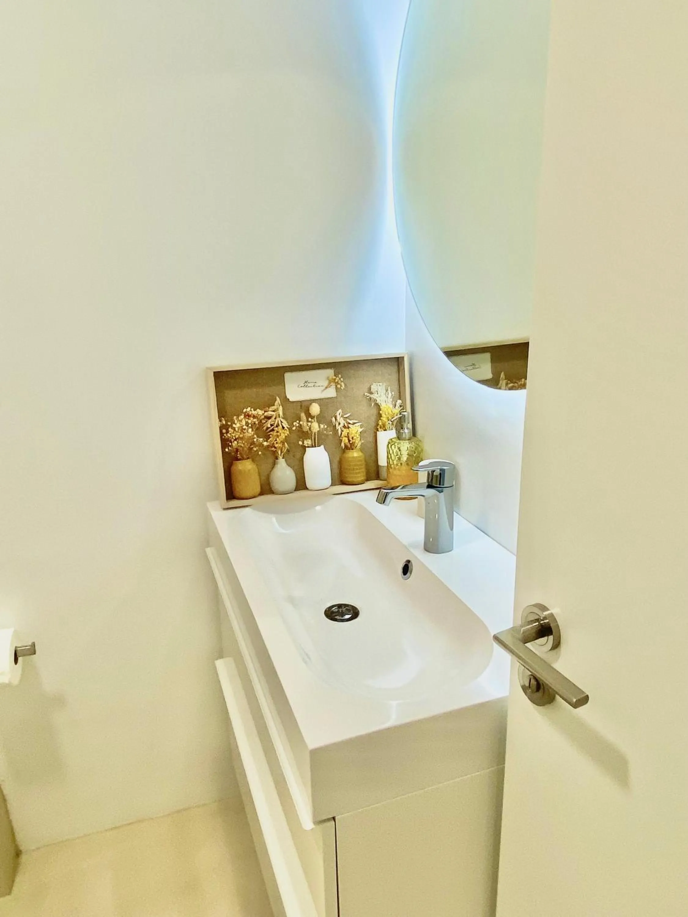 Bathroom in Barcelona Chic Apartments- Free Parking - 10 min BCN center by metro