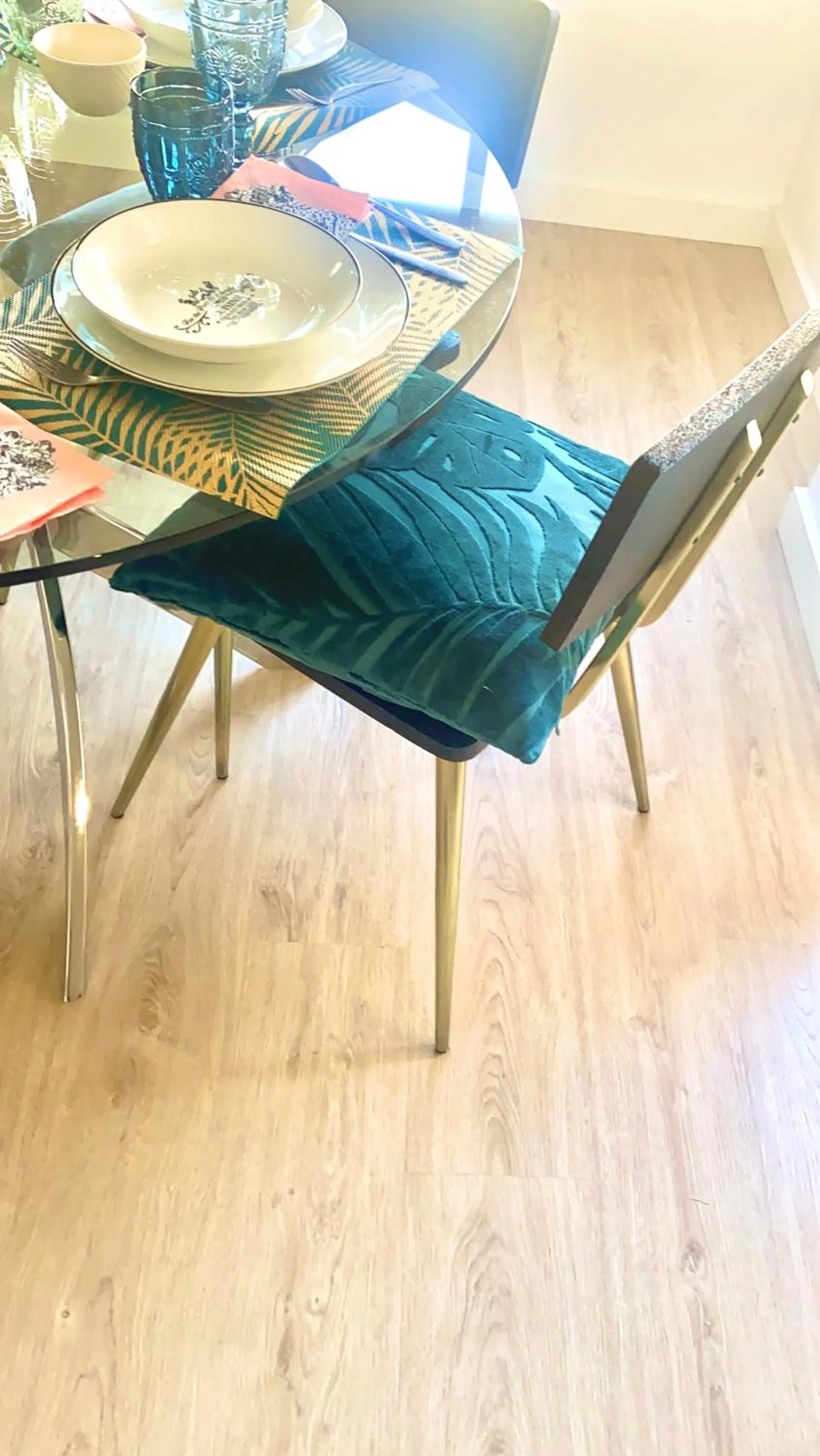 Dining area in Barcelona Chic Apartments- Free Parking - 10 min BCN center by metro