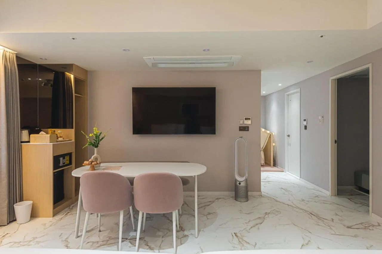 Asherah Villa d' aqua Hotel