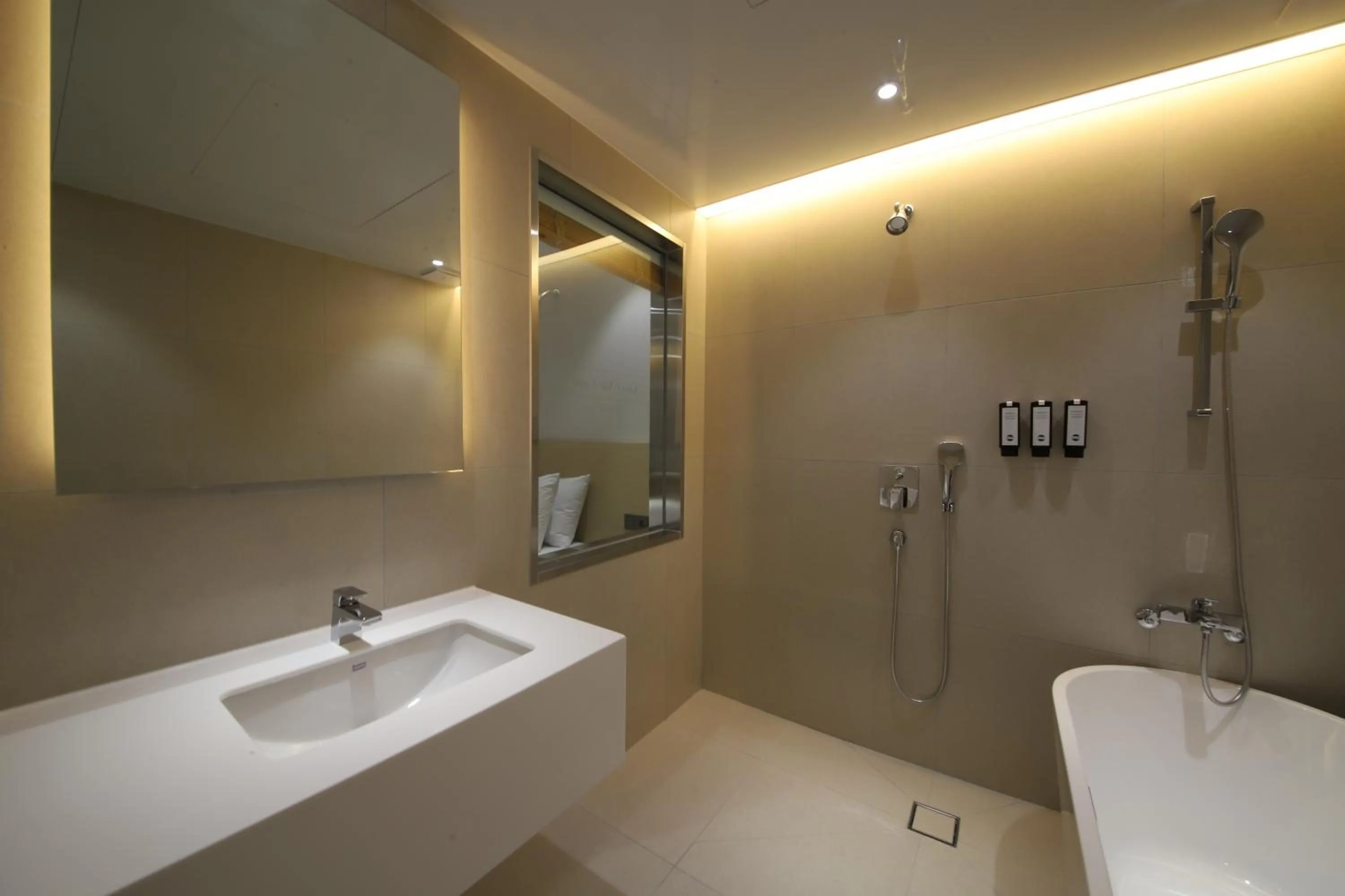 Asherah Villa d' aqua Hotel