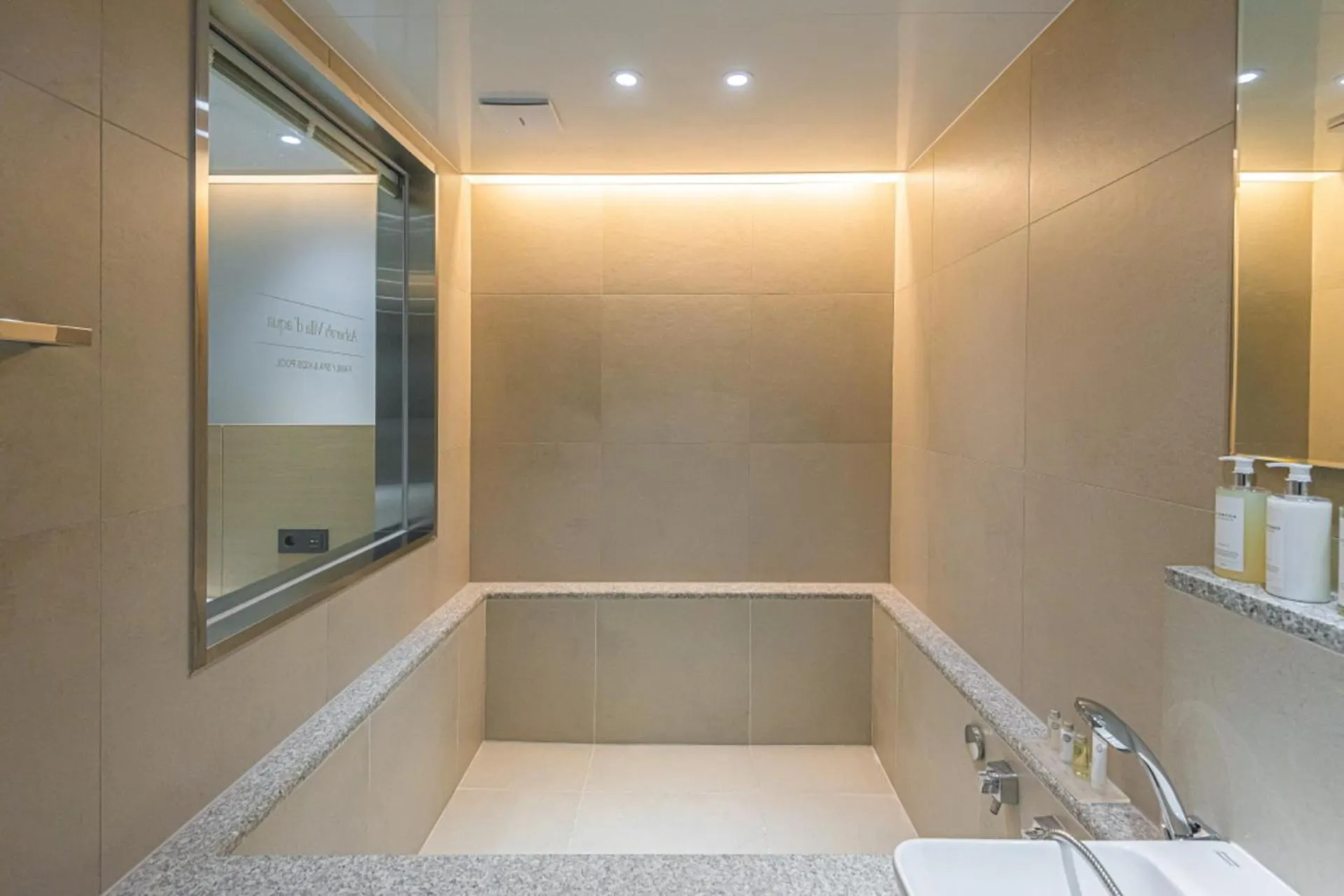 Asherah Villa d' aqua Hotel