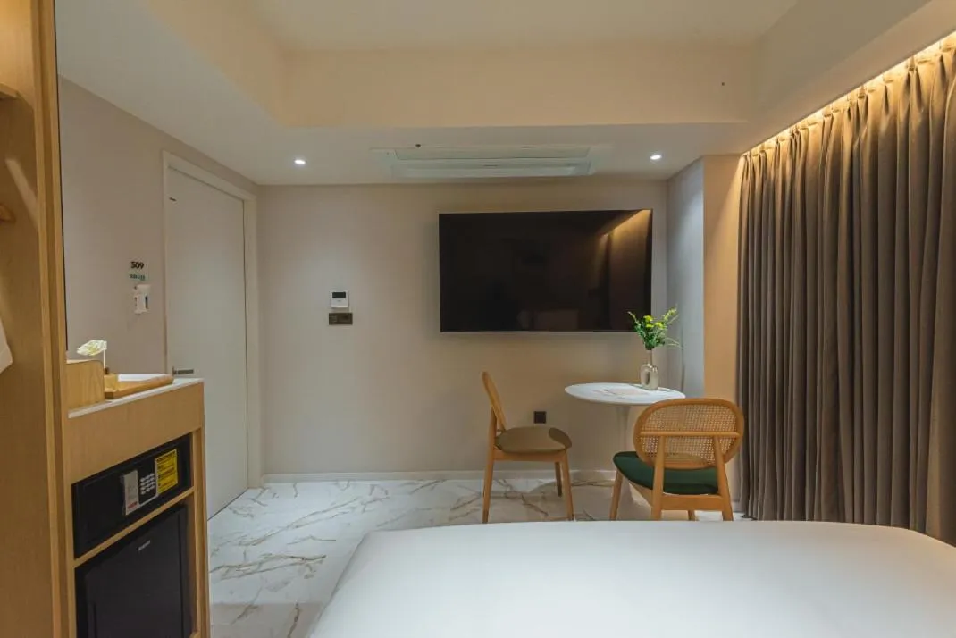 Bed in Asherah Villa d' aqua Hotel