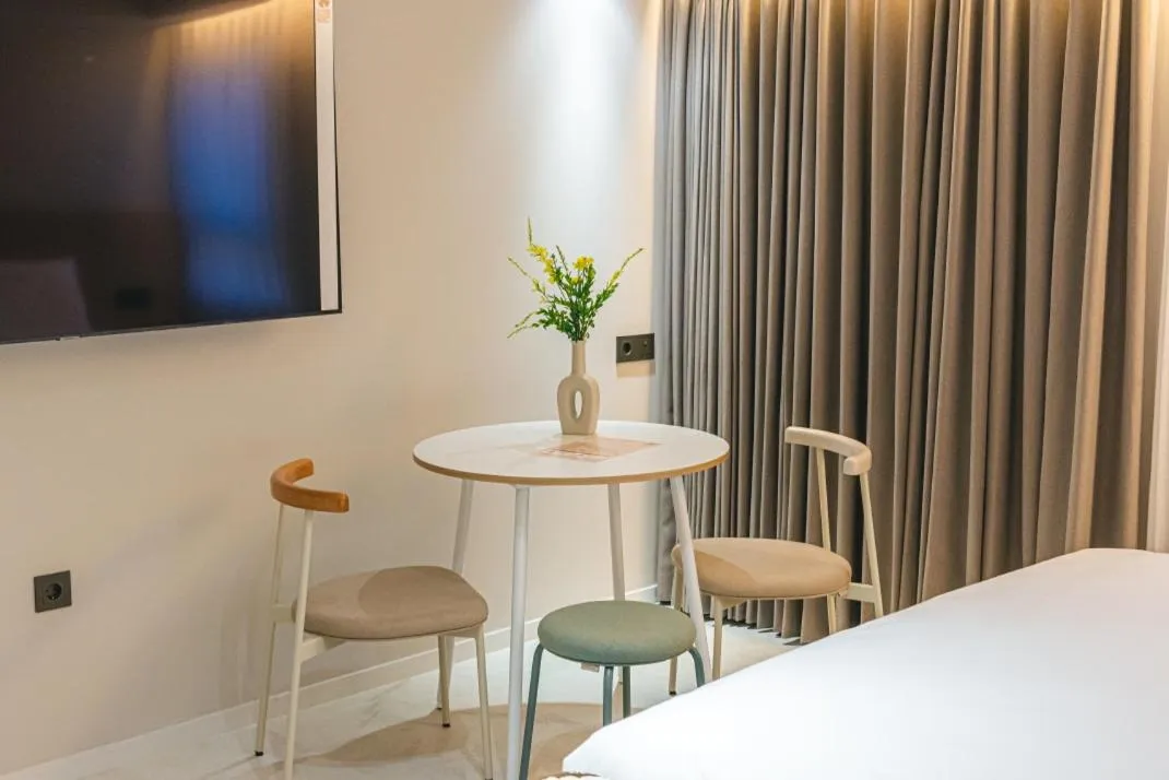 Bed in Asherah Villa d' aqua Hotel