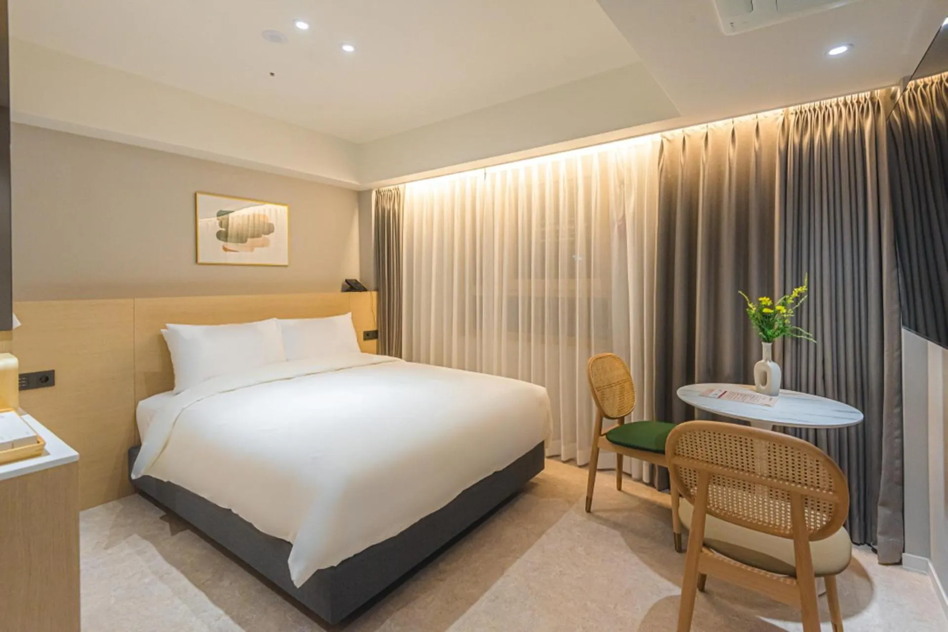 Bed in Asherah Villa d' aqua Hotel