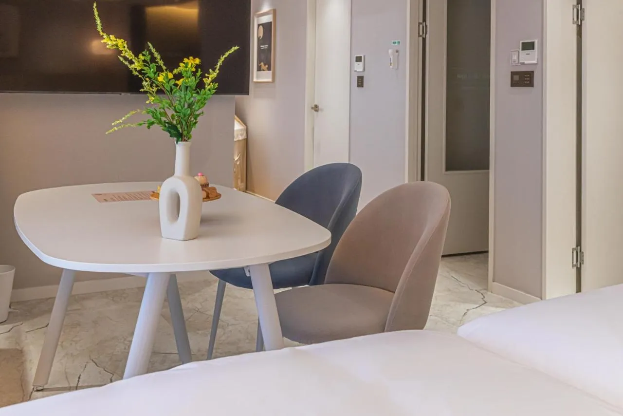 Bed in Asherah Villa d' aqua Hotel