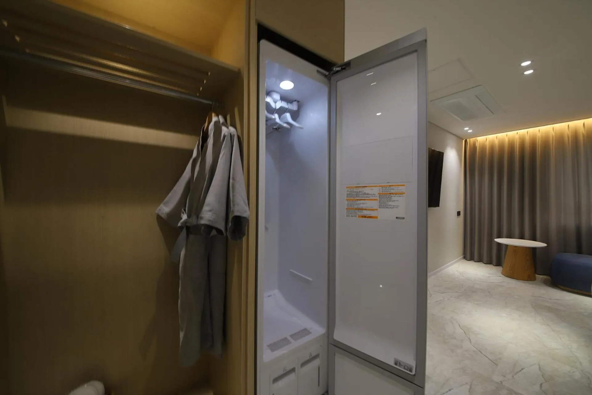 Bed in Asherah Villa d' aqua Hotel