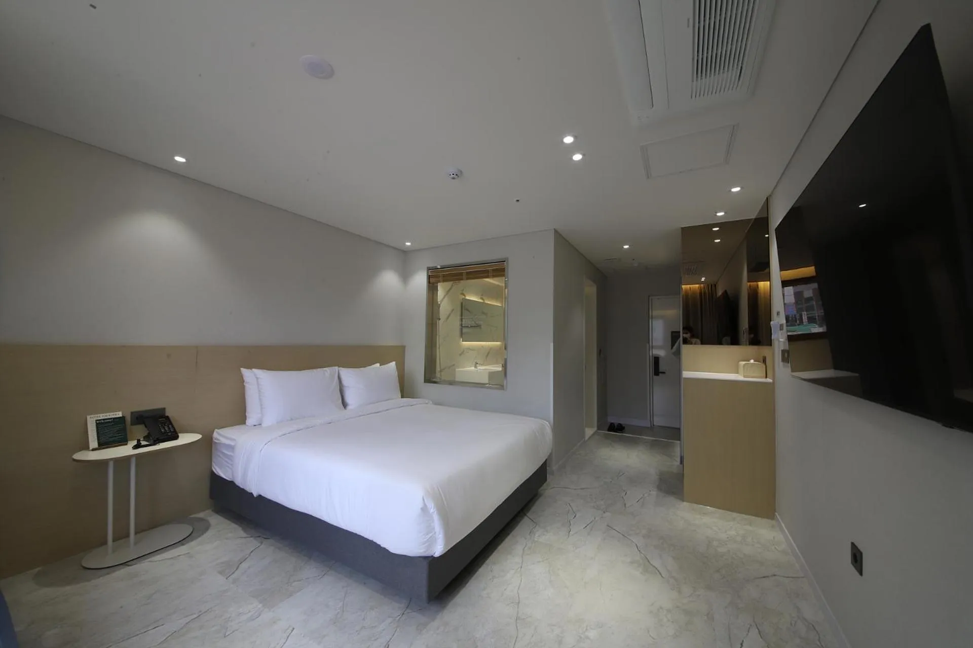 Bed in Asherah Villa d' aqua Hotel