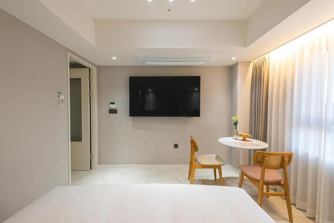 Bed in Asherah Villa d' aqua Hotel