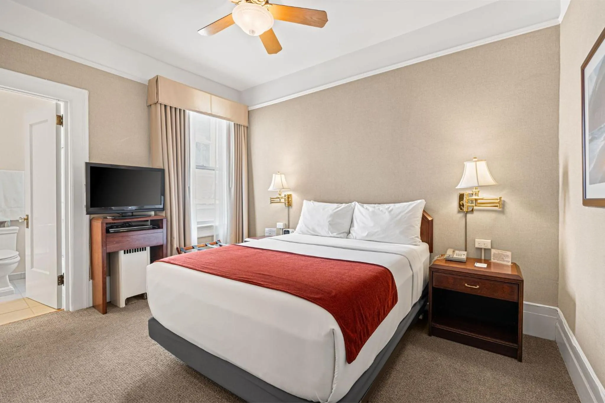 Bedroom, Bed in Powell Place