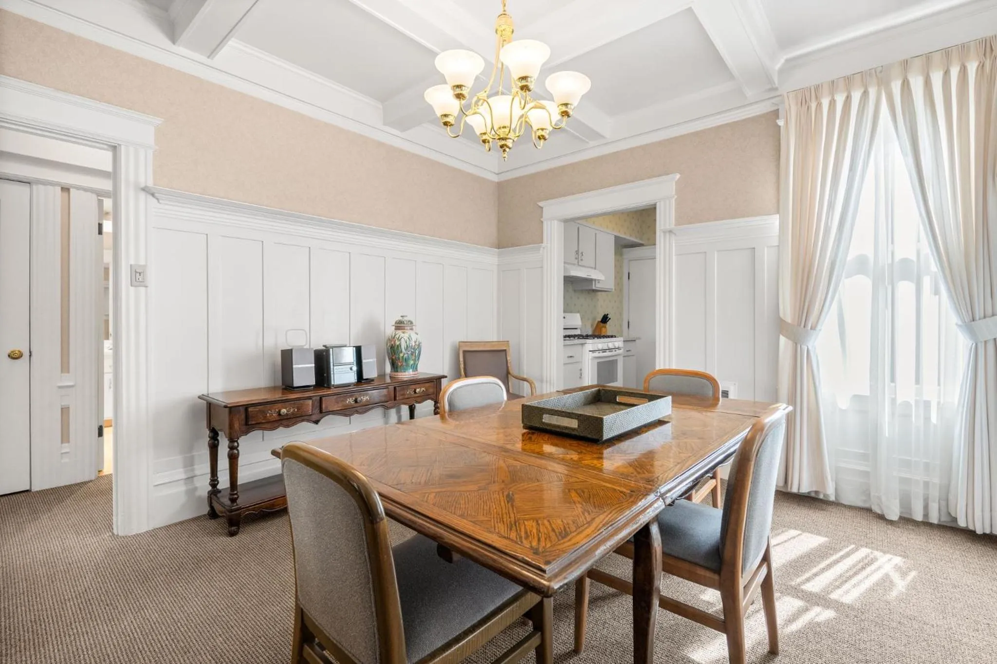 Dining area in Powell Place