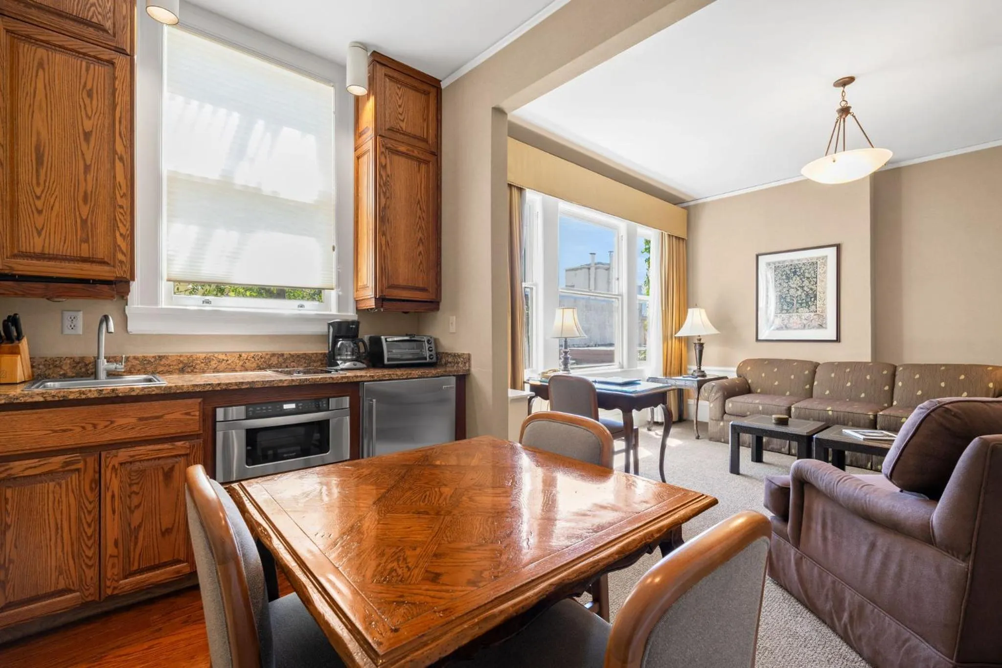 Kitchen or kitchenette in Powell Place