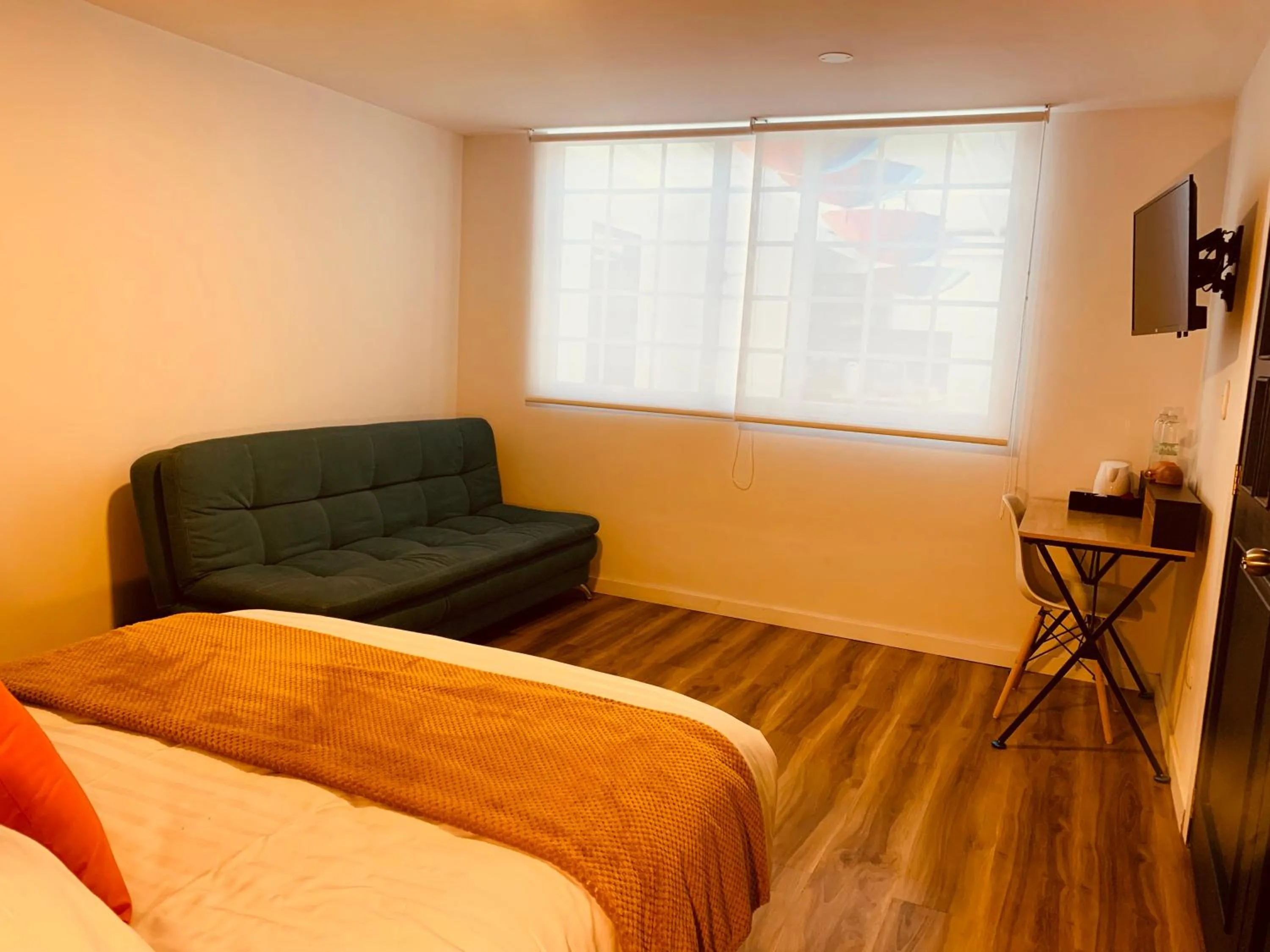 Photo of the whole room, Bed in CASA CREAZZO 62 - Movistar Arena, Vive Claro