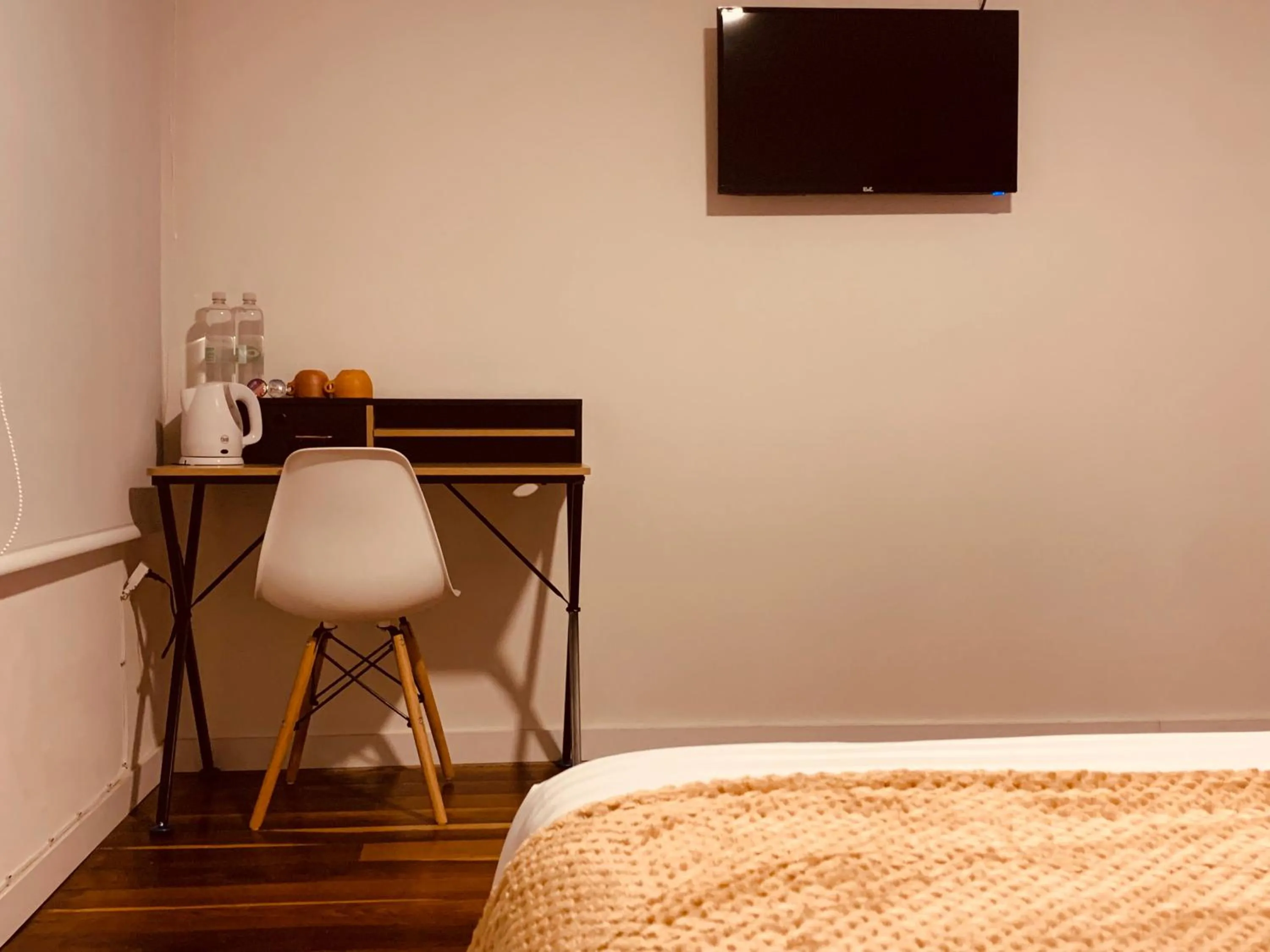 Photo of the whole room, Bed in CASA CREAZZO 62 - Movistar Arena, Vive Claro
