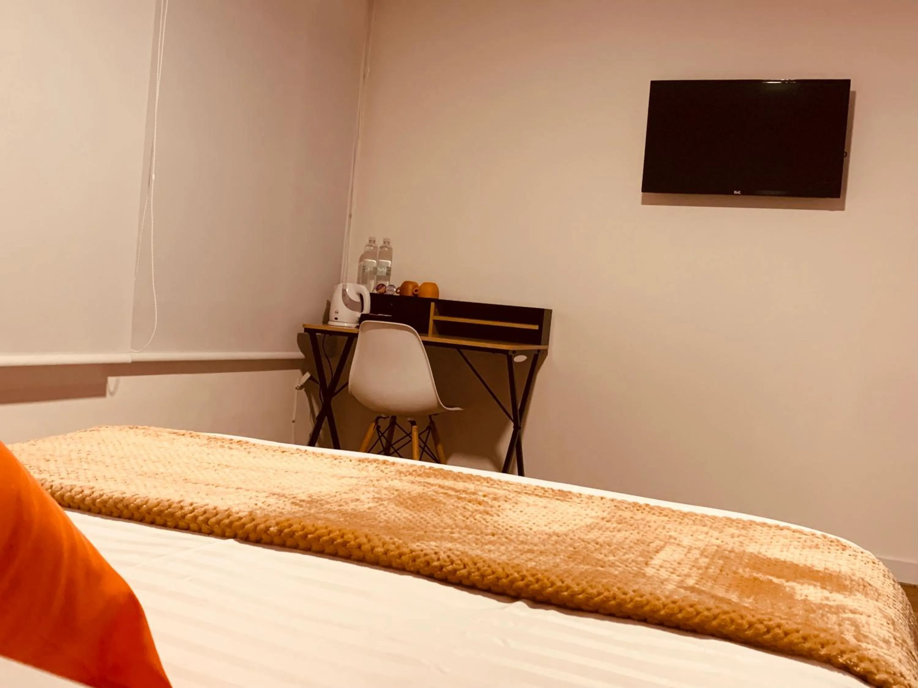 Photo of the whole room, Bed in CASA CREAZZO 62 - Movistar Arena, Vive Claro