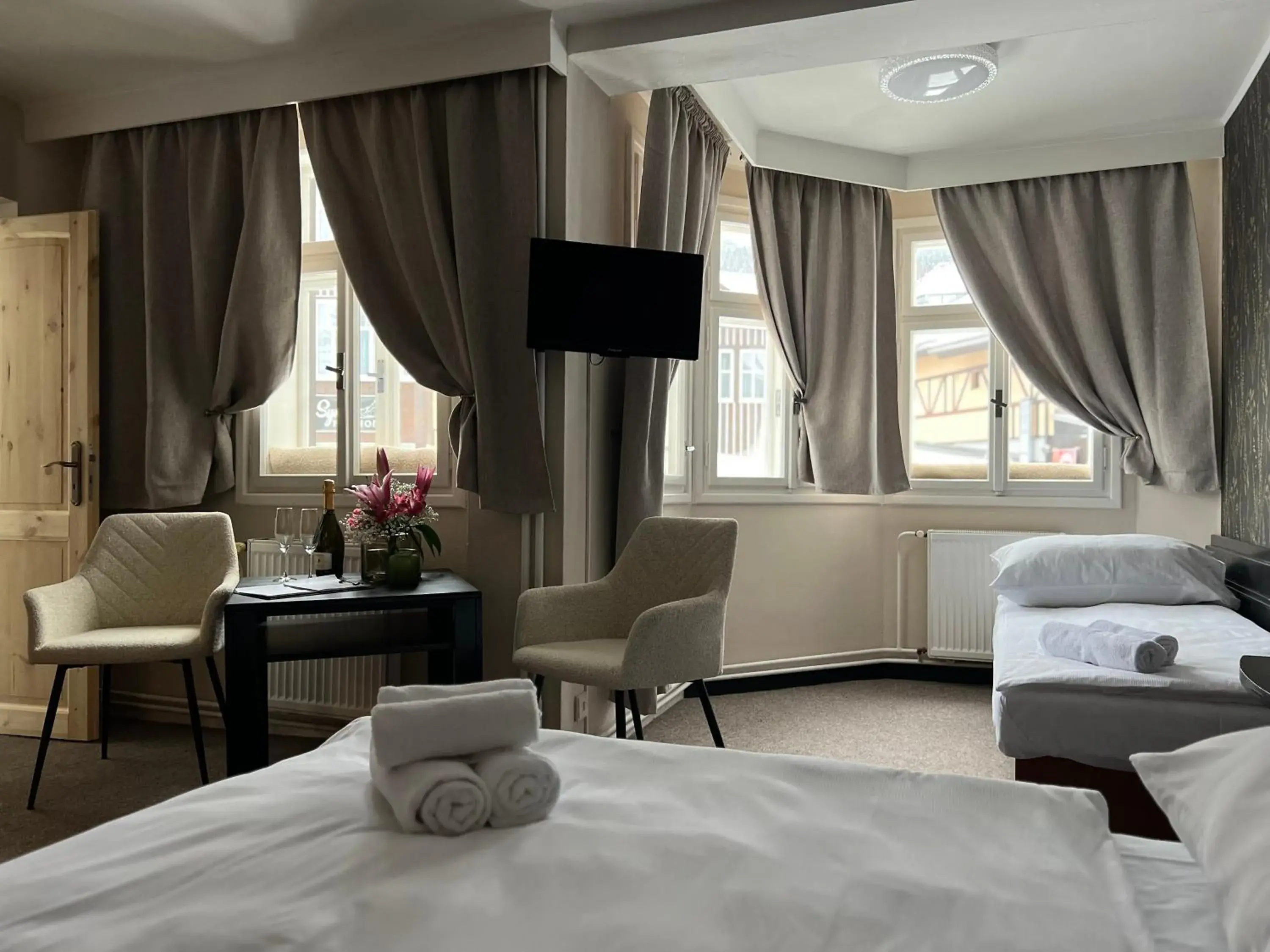 Triple Room in Hotel Lomnice Triple Room in Hotel Lomnice