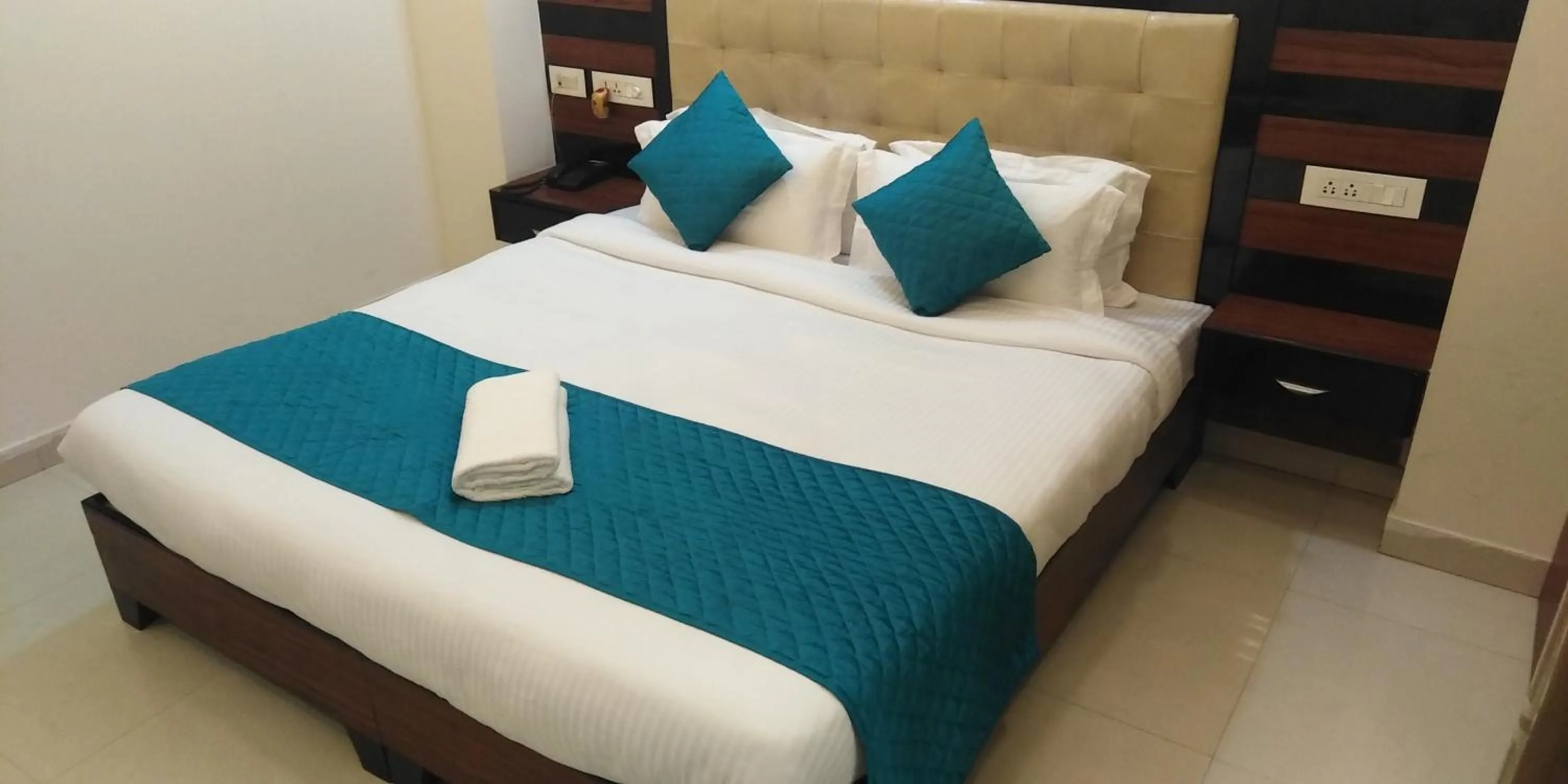 Bedroom, Bed in Asian Suites Cyber Park Gurgaon