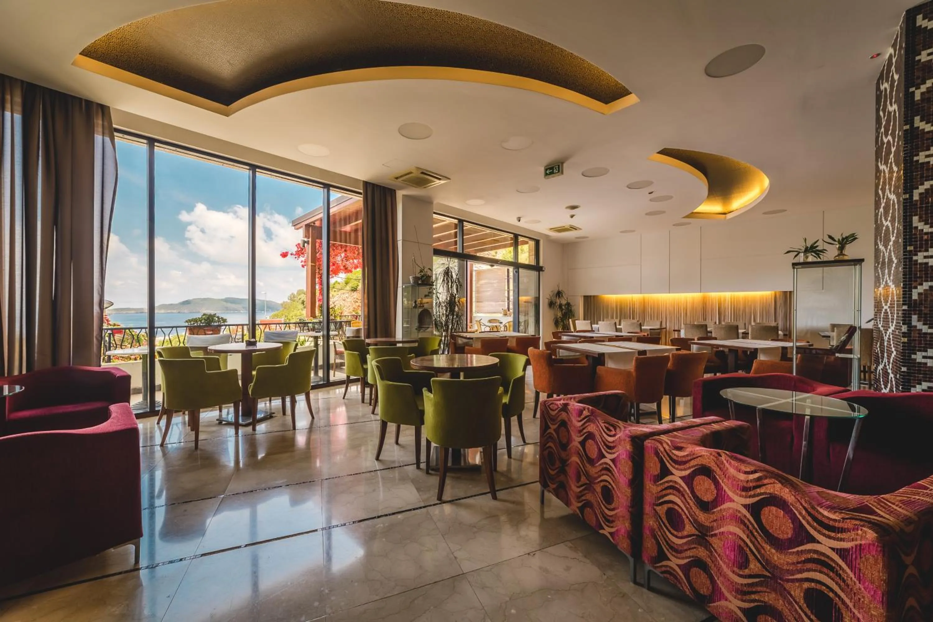 Restaurant/places to eat in Hotel & Apartments HEC Residence