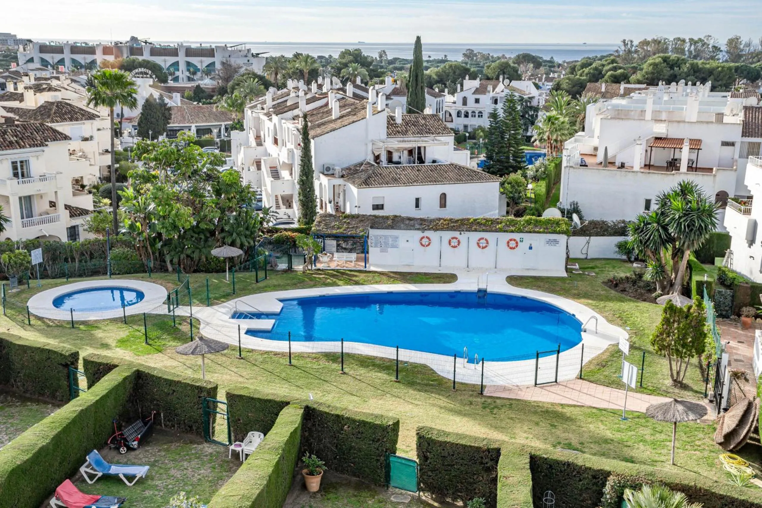 Swimming pool in Andalusian Elegance apartment in El Paraiso with 360 views over Sea and Mountains