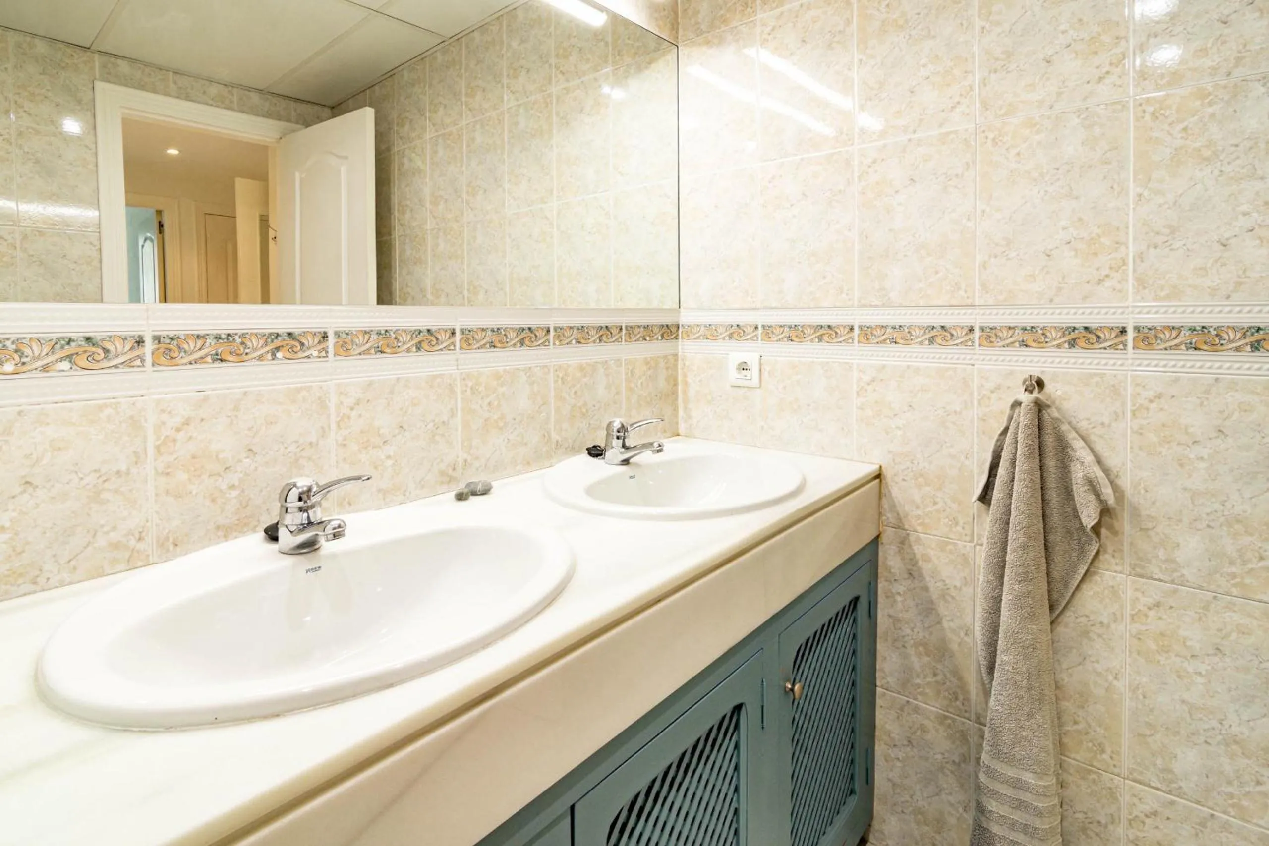 Bathroom in Andalusian Elegance apartment in El Paraiso with 360 views over Sea and Mountains