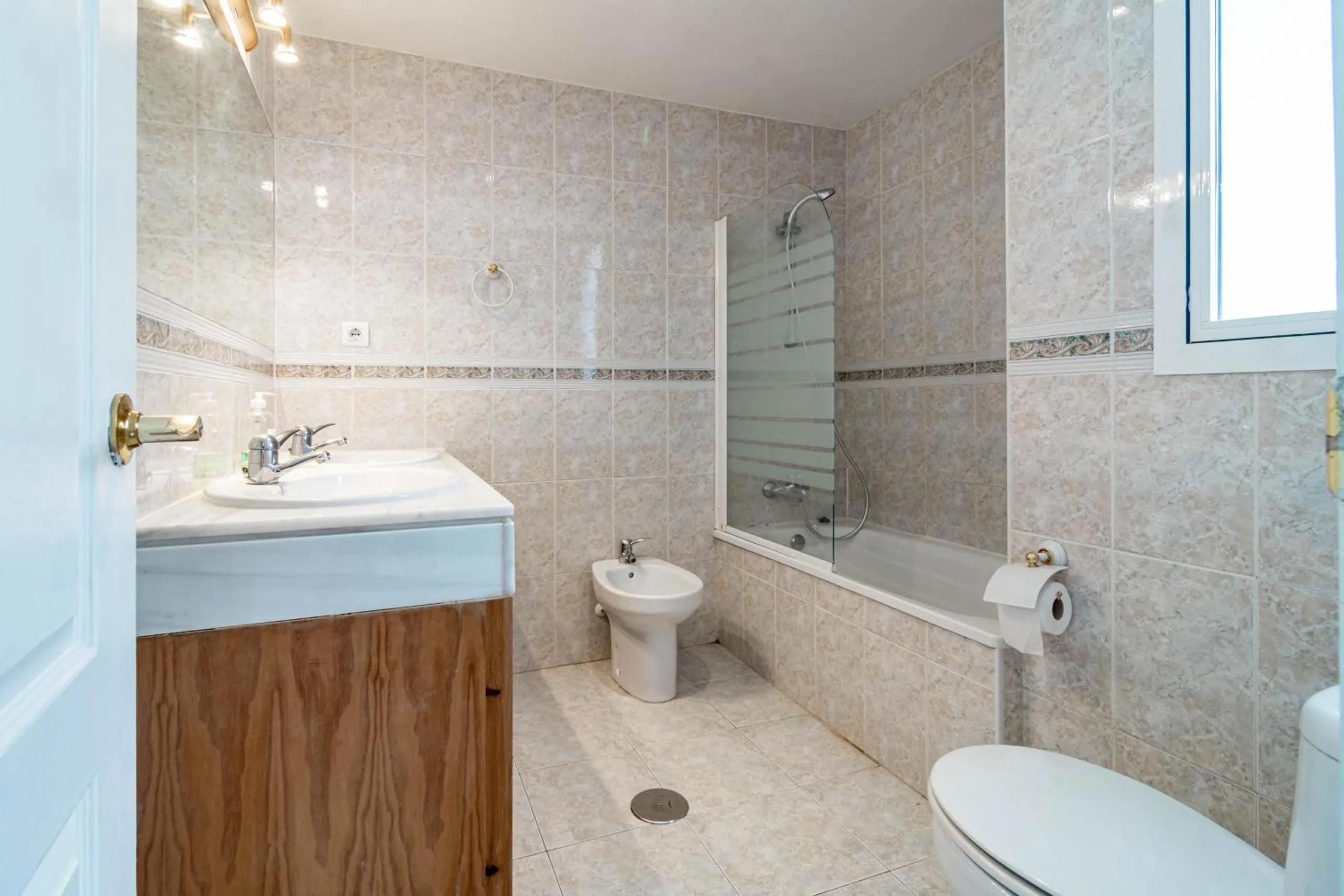 Bathroom in Andalusian Elegance apartment in El Paraiso with 360 views over Sea and Mountains