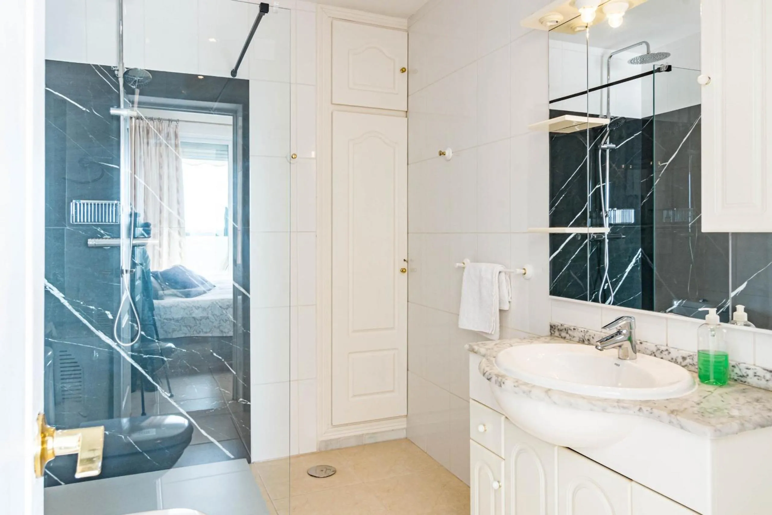 Bathroom in Andalusian Elegance apartment in El Paraiso with 360 views over Sea and Mountains
