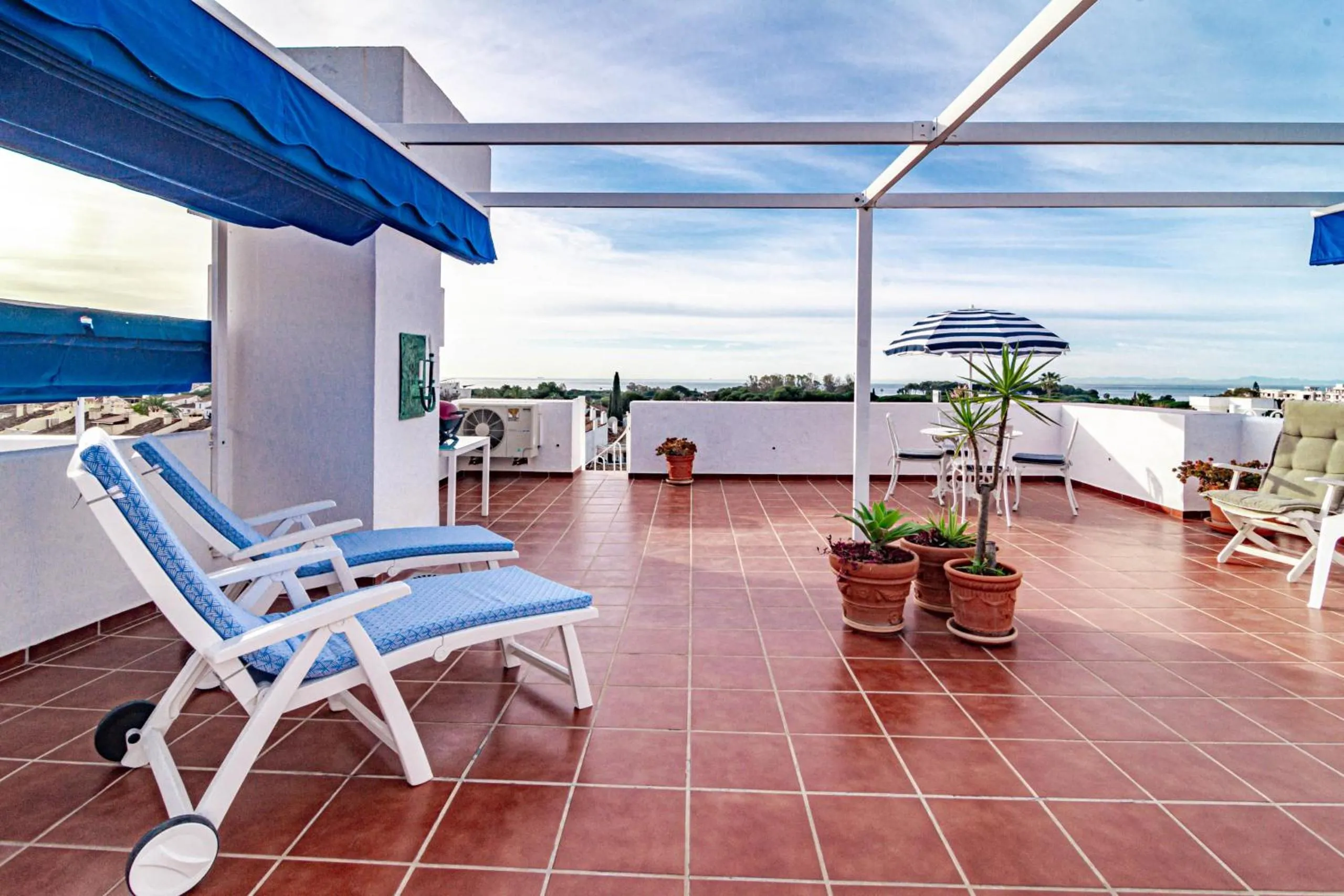 Balcony/Terrace in Andalusian Elegance apartment in El Paraiso with 360 views over Sea and Mountains