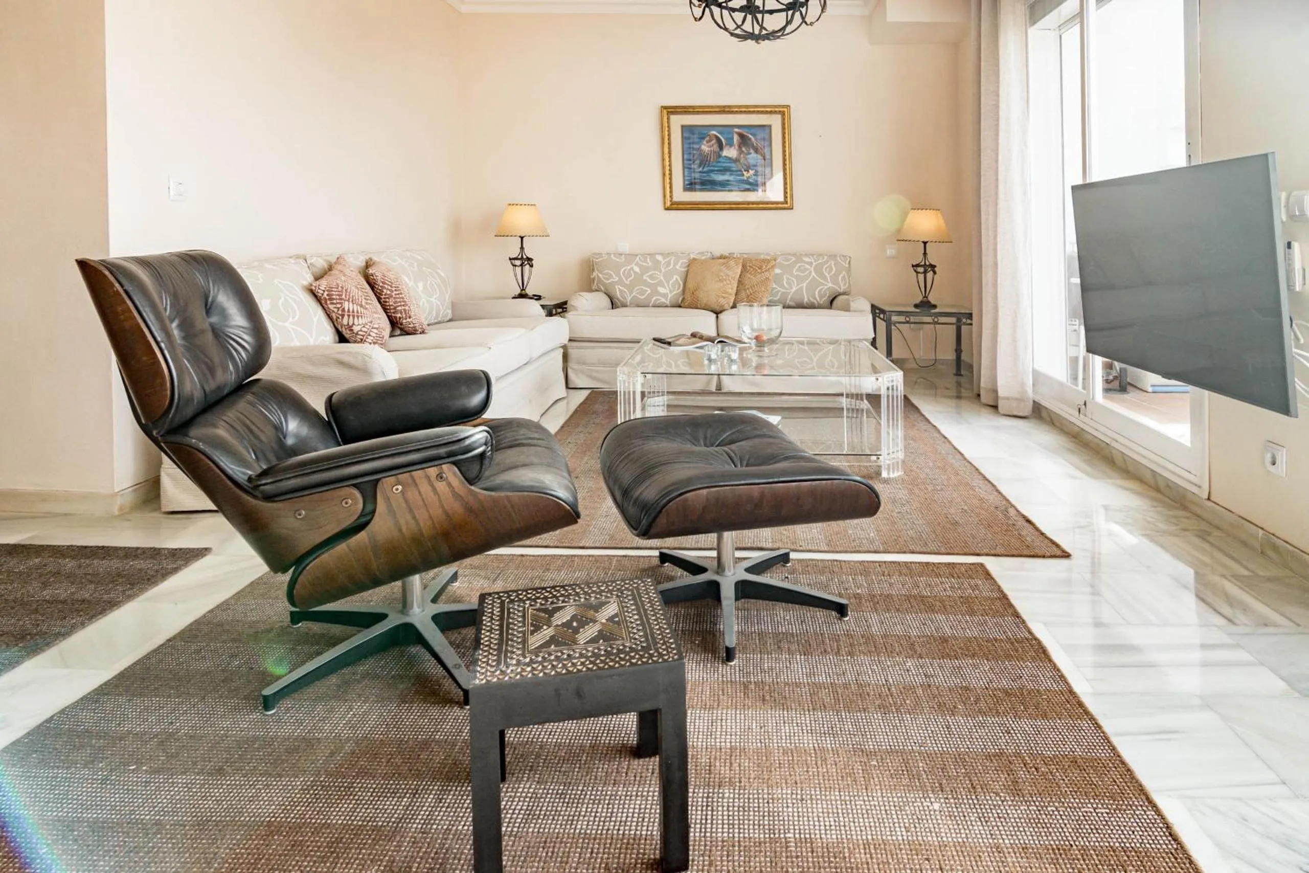 Communal lounge/ TV room in Andalusian Elegance apartment in El Paraiso with 360 views over Sea and Mountains