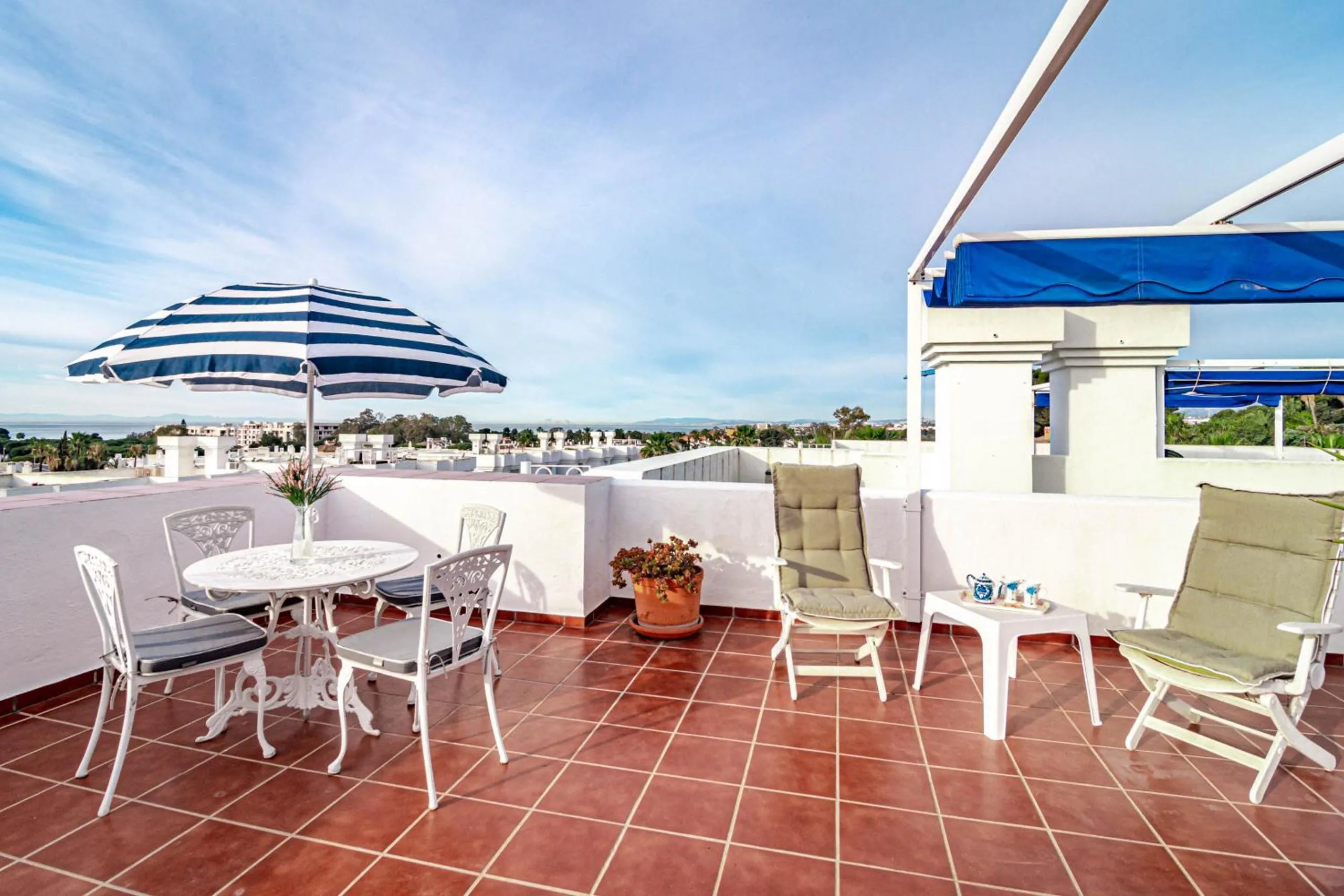Balcony/Terrace in Andalusian Elegance apartment in El Paraiso with 360 views over Sea and Mountains