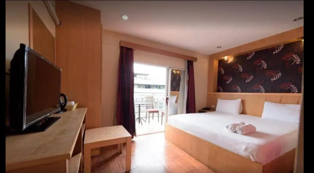 Communal lounge/ TV room in new pind balluchi inn