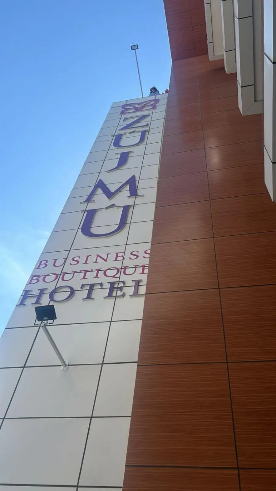 Zújmú Business Boutique Hotel