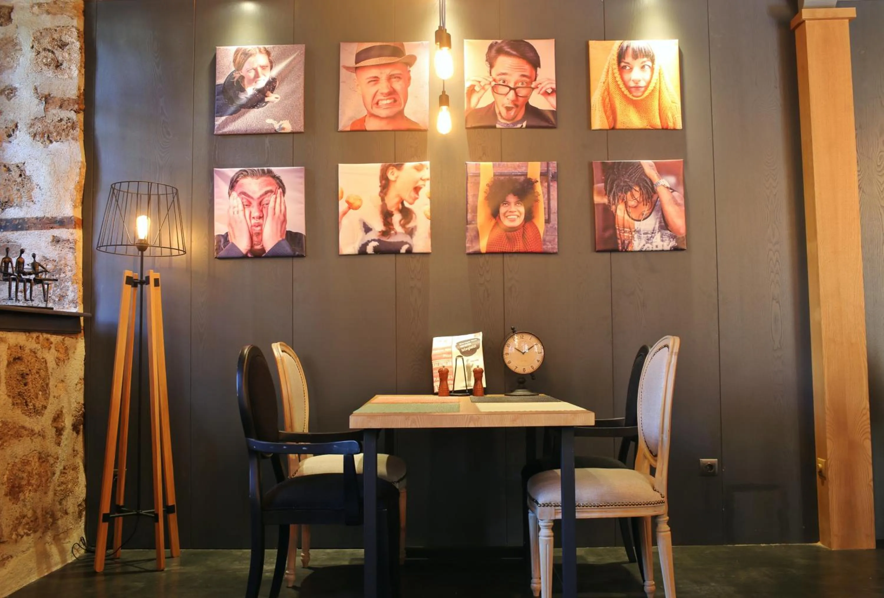 Restaurant/places to eat in Alp Pasa Gazetta - Special Class