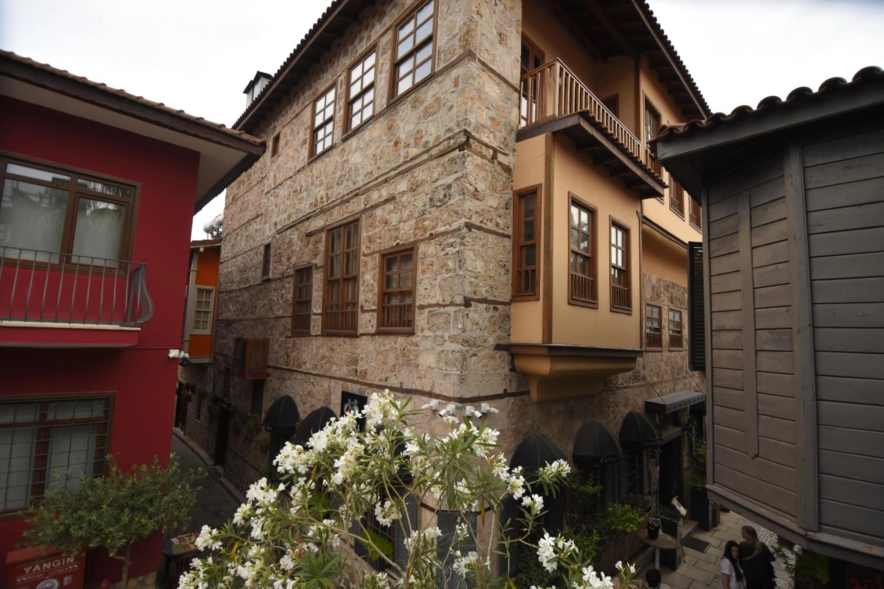 Property building in Alp Pasa Gazetta - Special Class