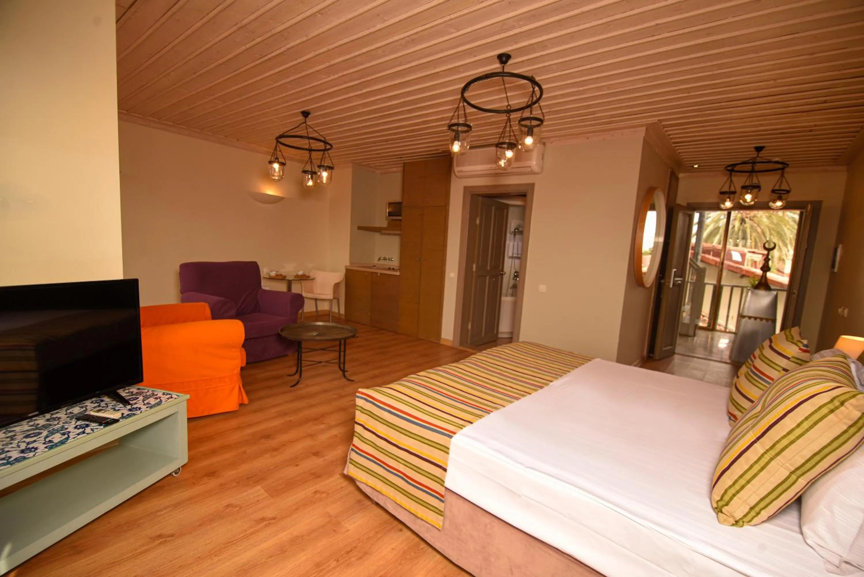 Communal lounge/ TV room, Bed in Alp Pasa Gazetta - Special Class