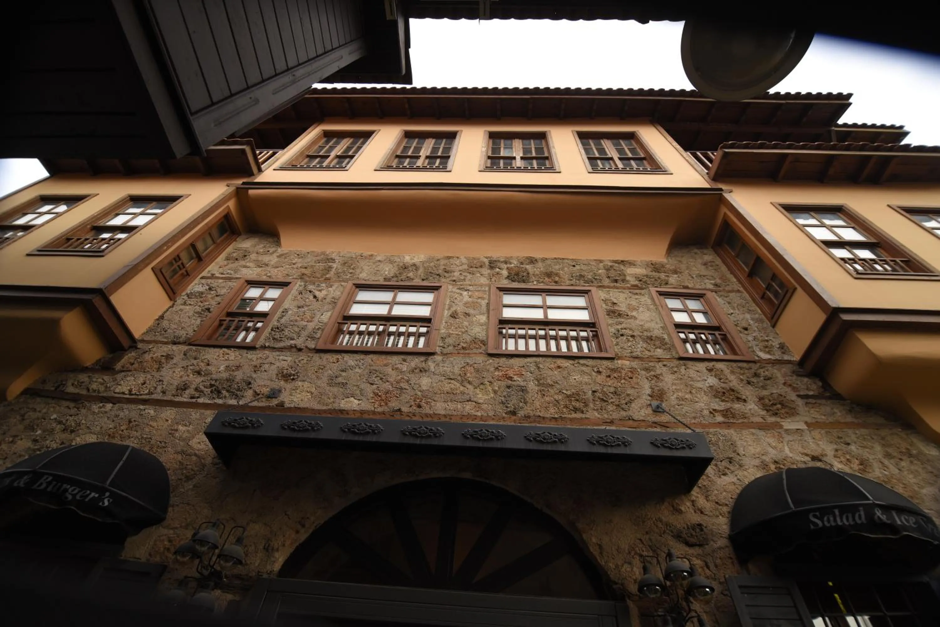 Property building in Alp Pasa Gazetta - Special Class